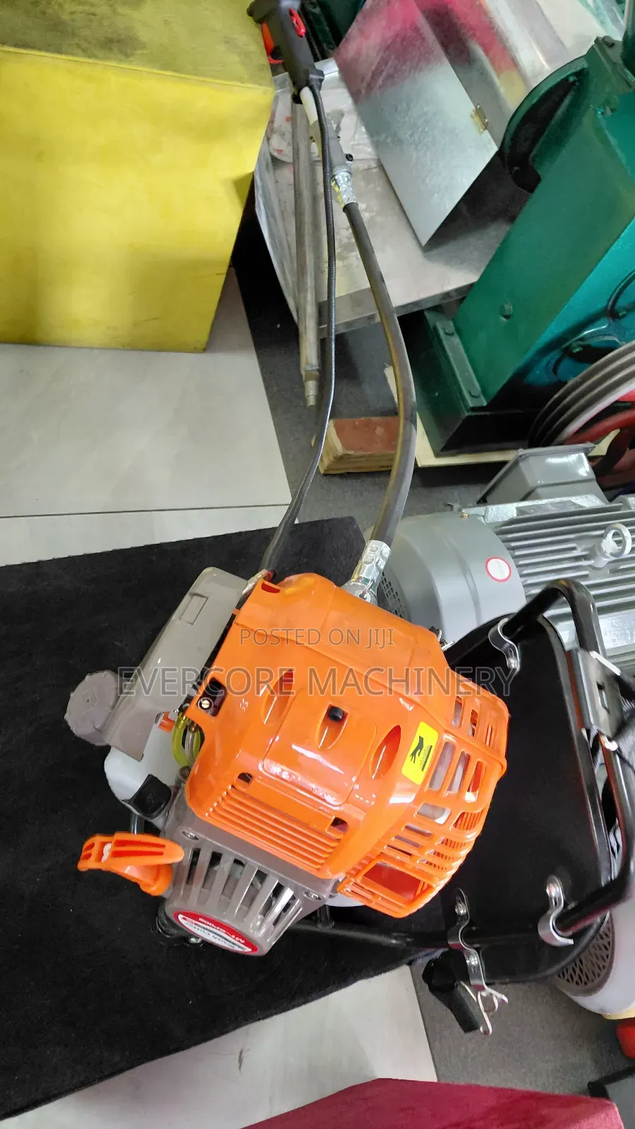 Heavy Duty Backpack 4-Stroke Brushcutter Machine.
