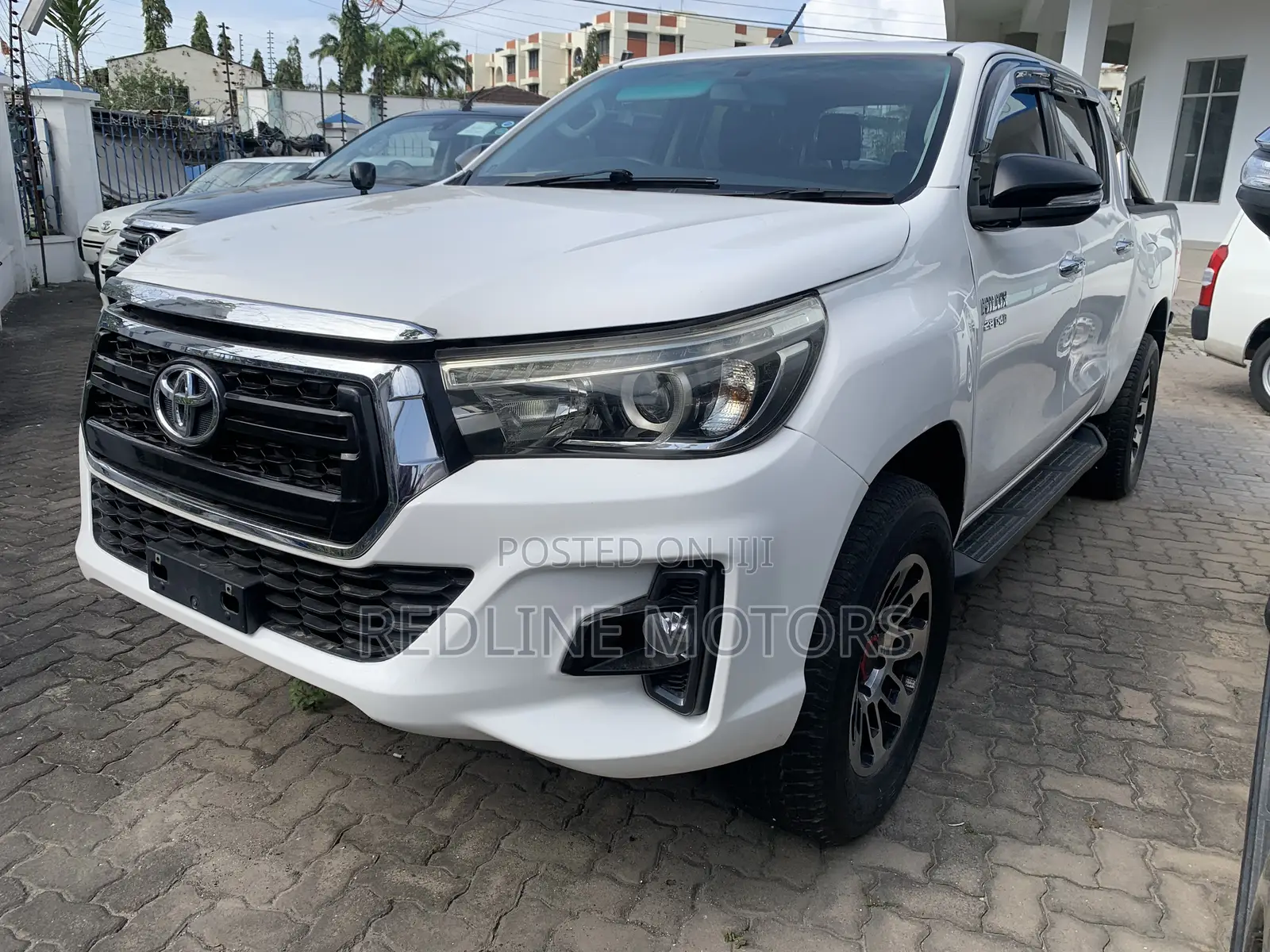 Toyota Hilux SR5 4x4 2018 White
