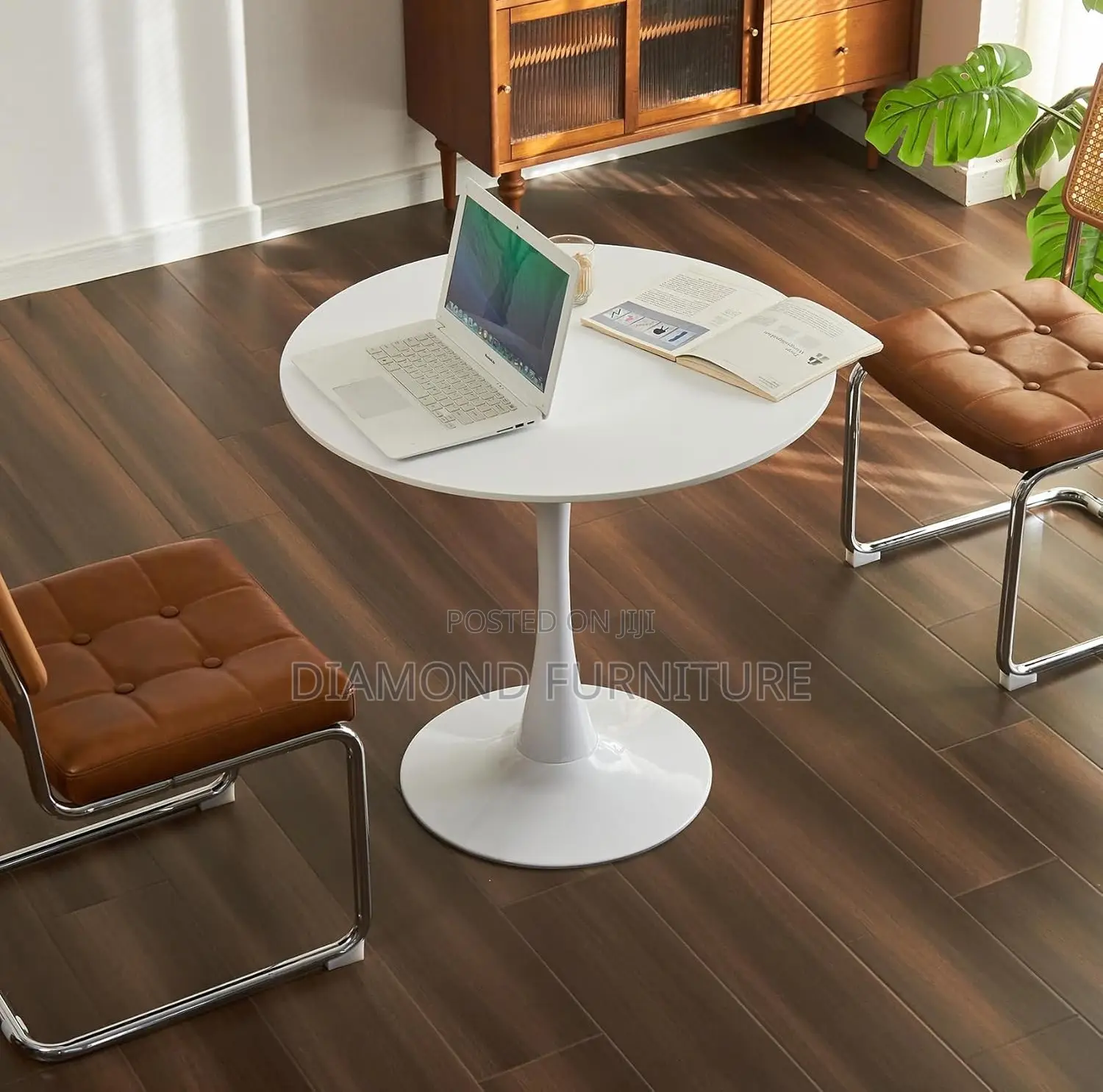 Home/Office Furniture; Modern Round Eames Style Dining Table