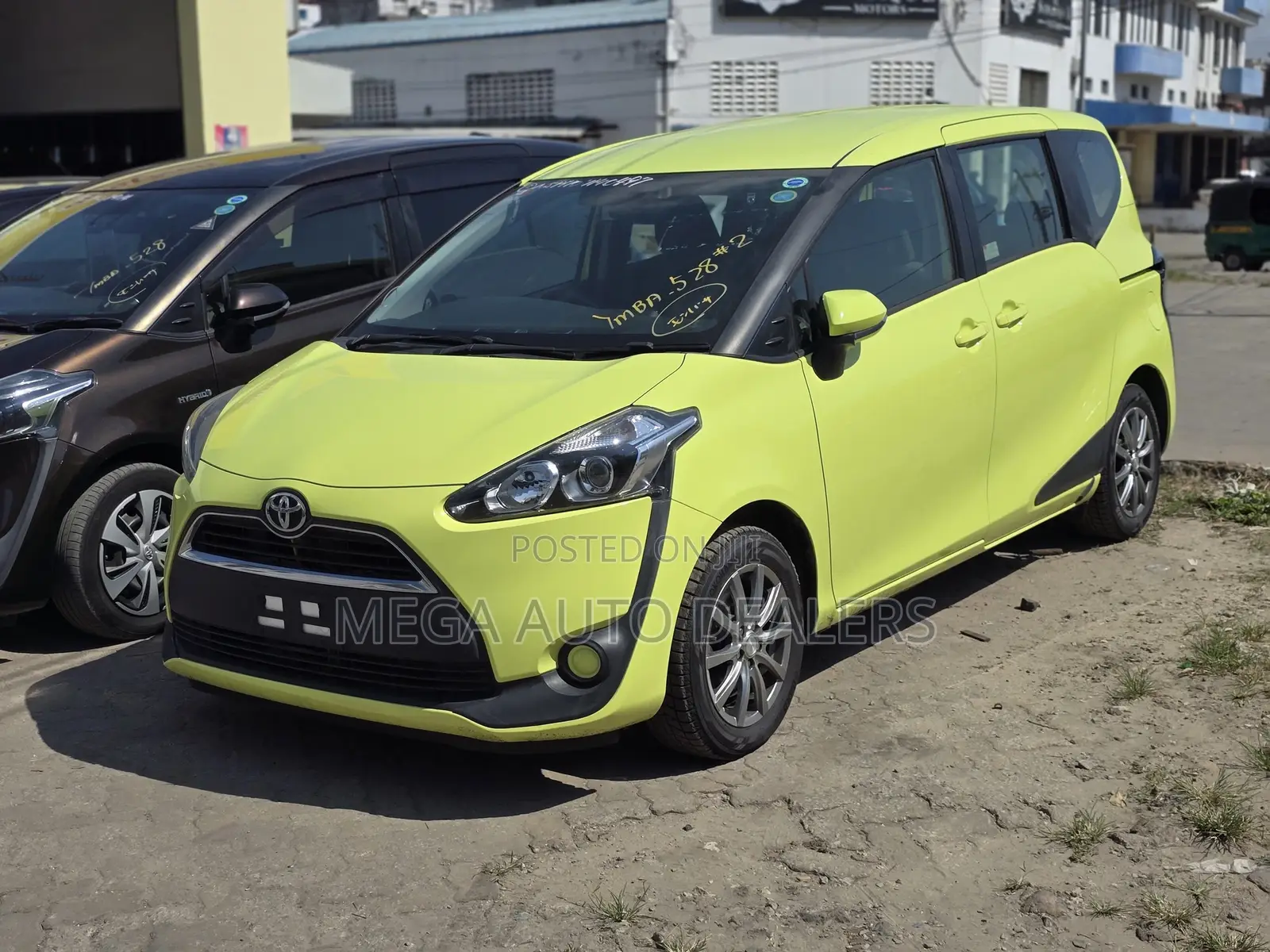 Toyota Sienta 2018 Green