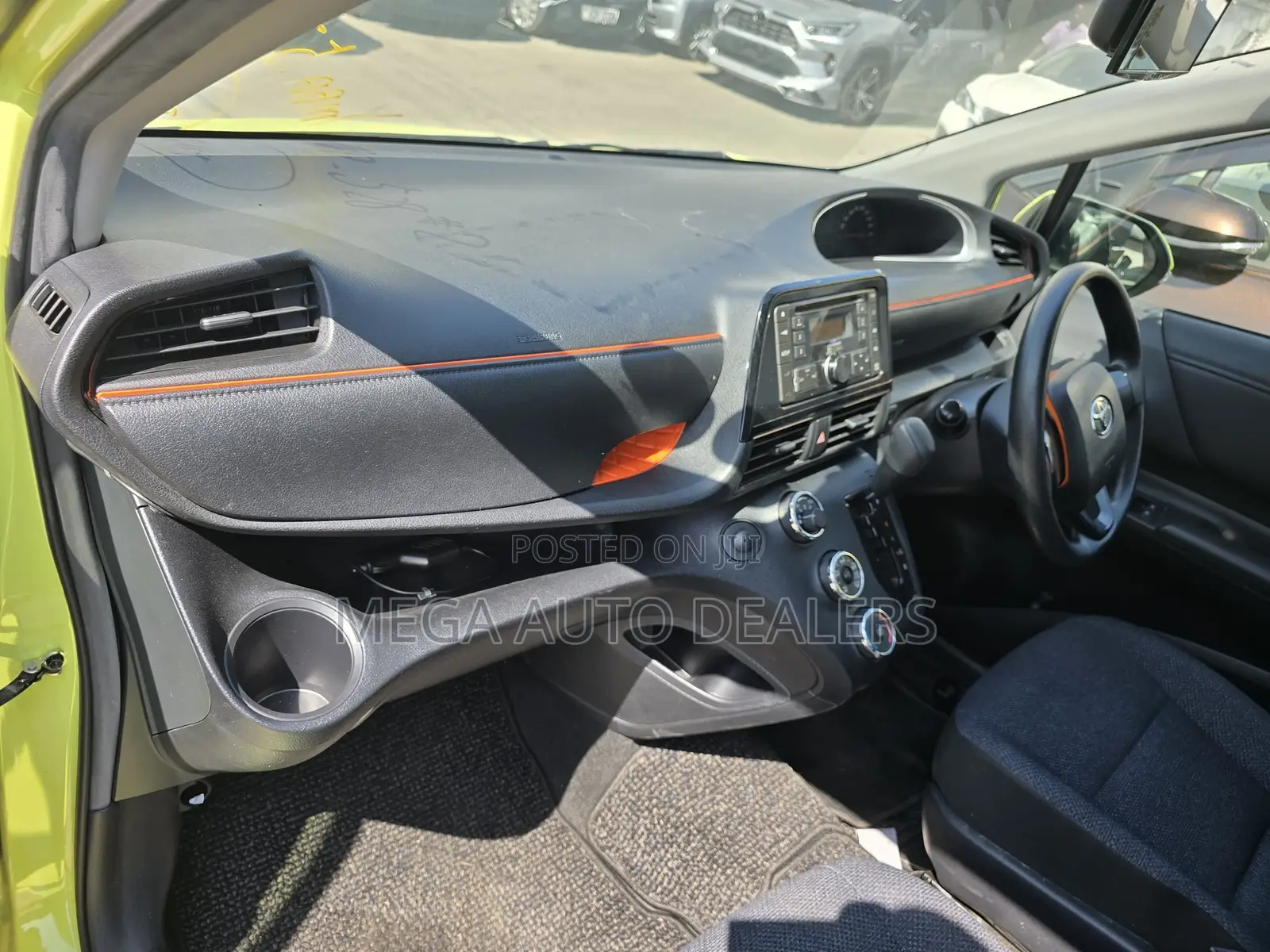 Toyota Sienta 2018 Green