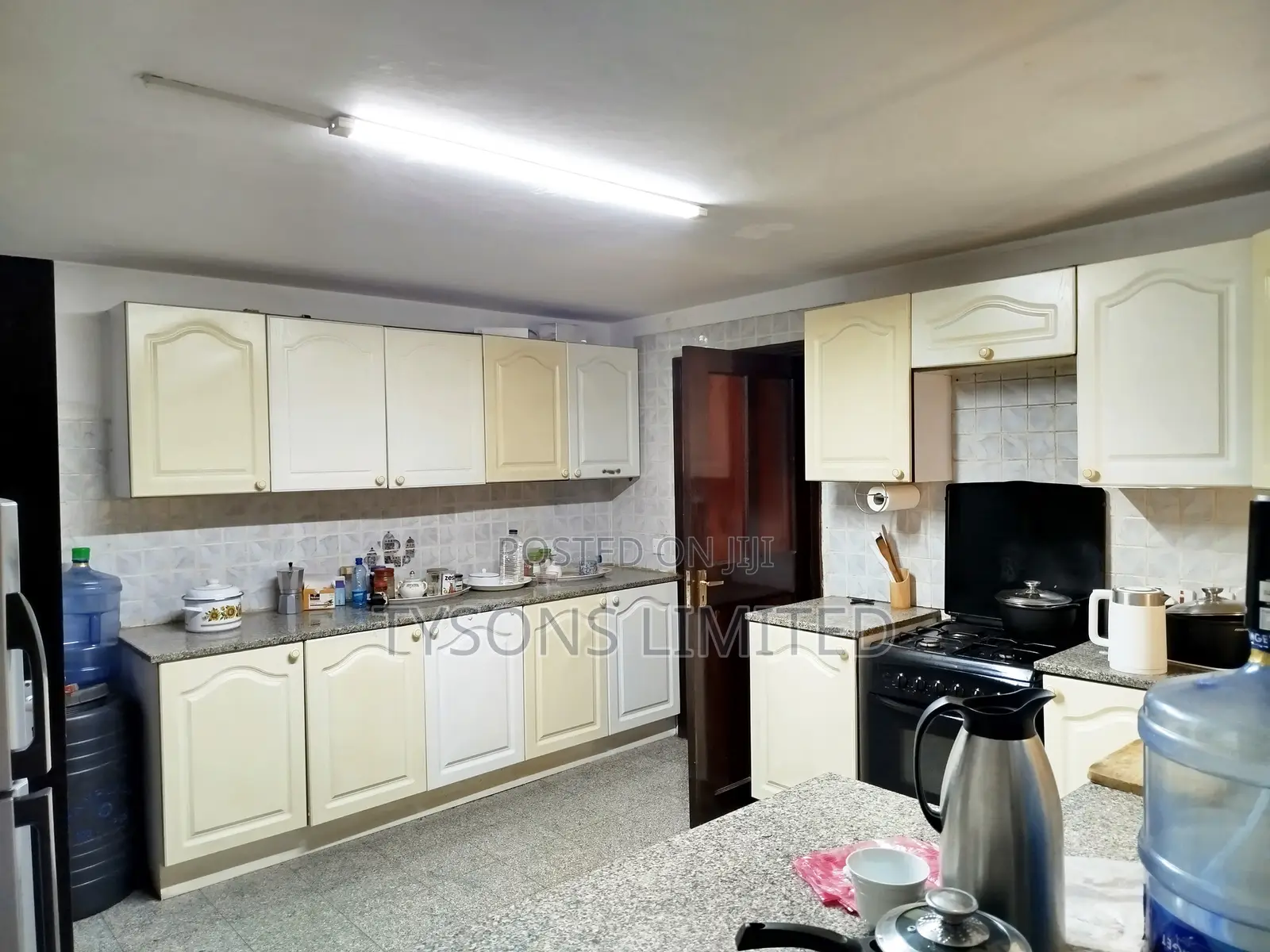 3bdrm Apartment in Westlands, Raphta Road Area for sale