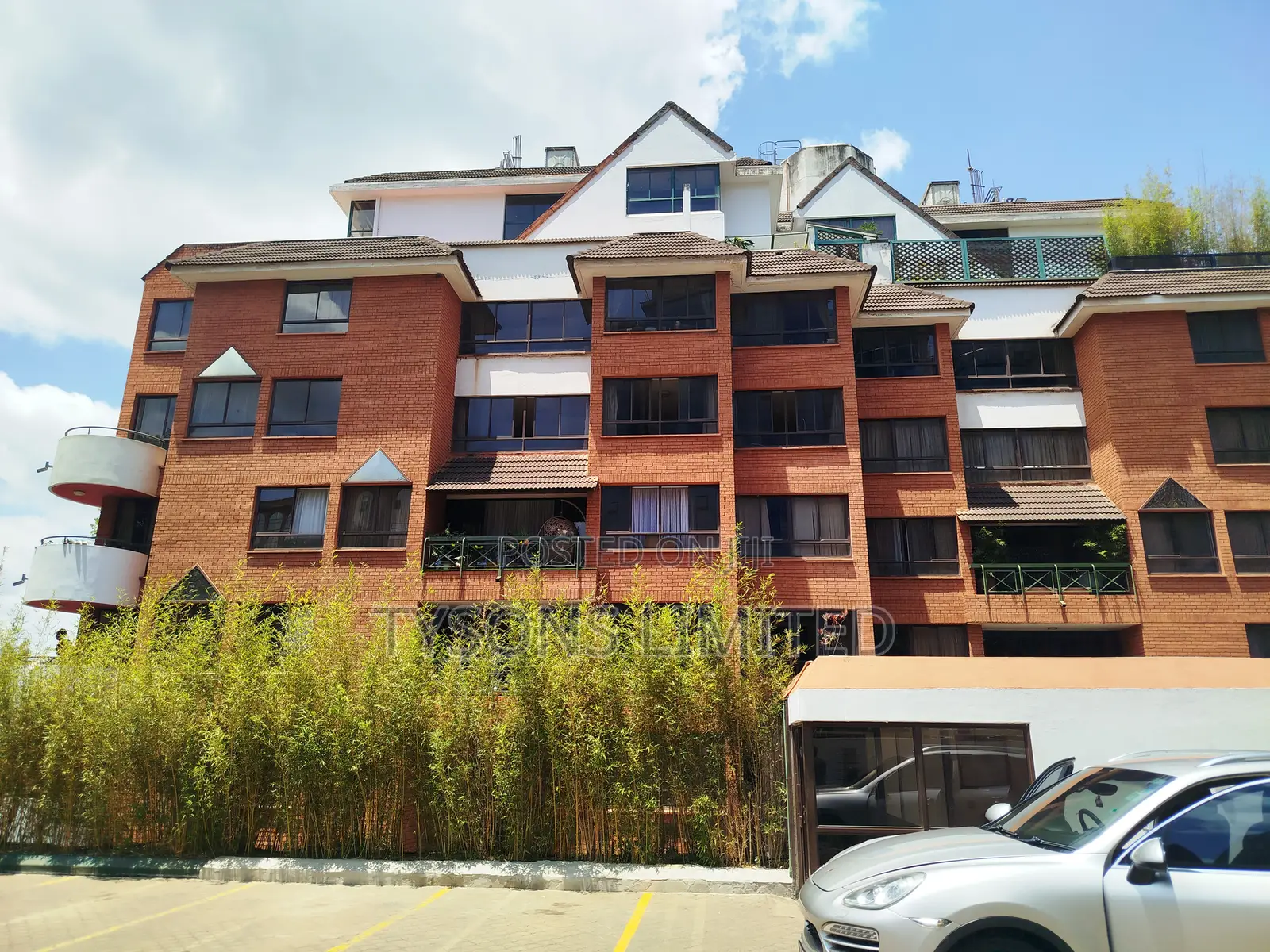 3bdrm Apartment in Westlands, Raphta Road Area for sale