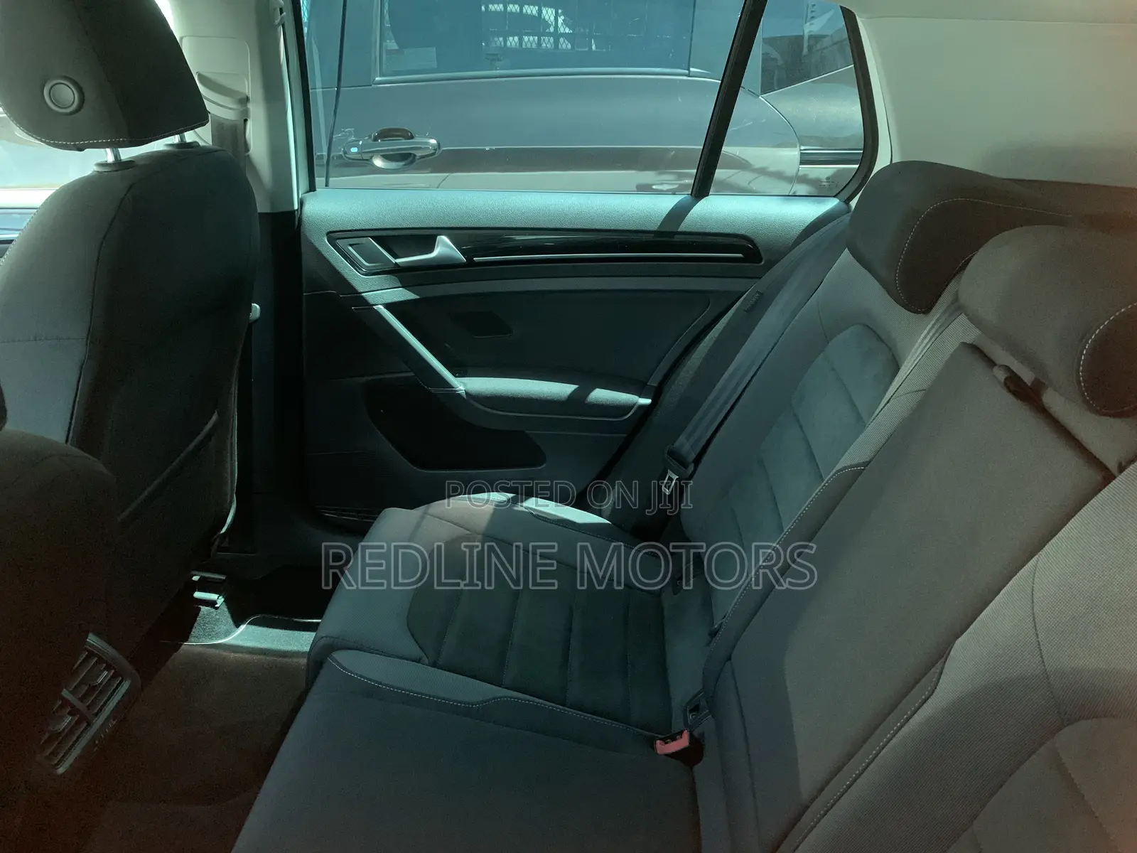 Volkswagen Golf TSI S FWD 2018 Off white