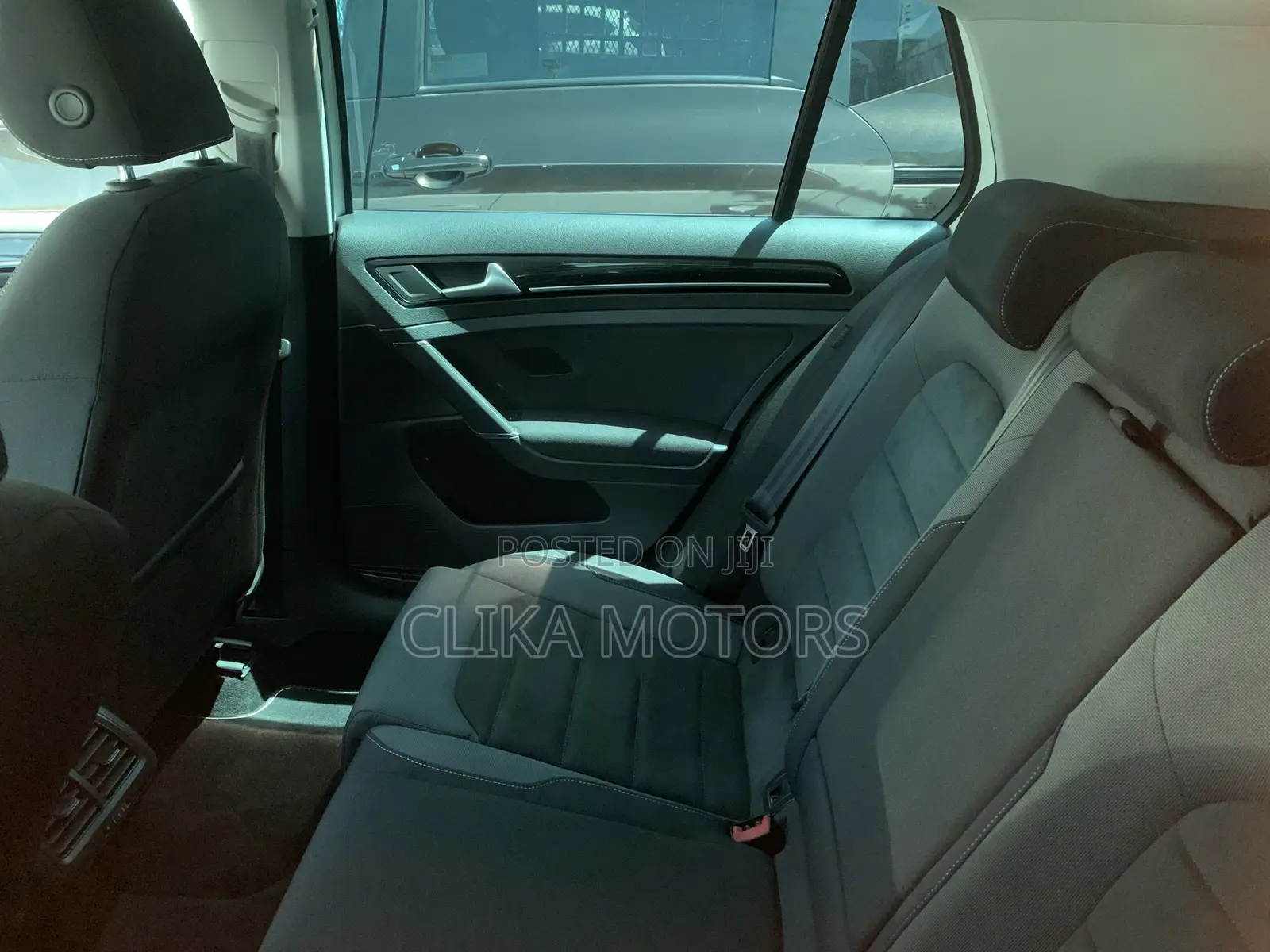 Volkswagen Golf TSI S FWD 2018 Off white