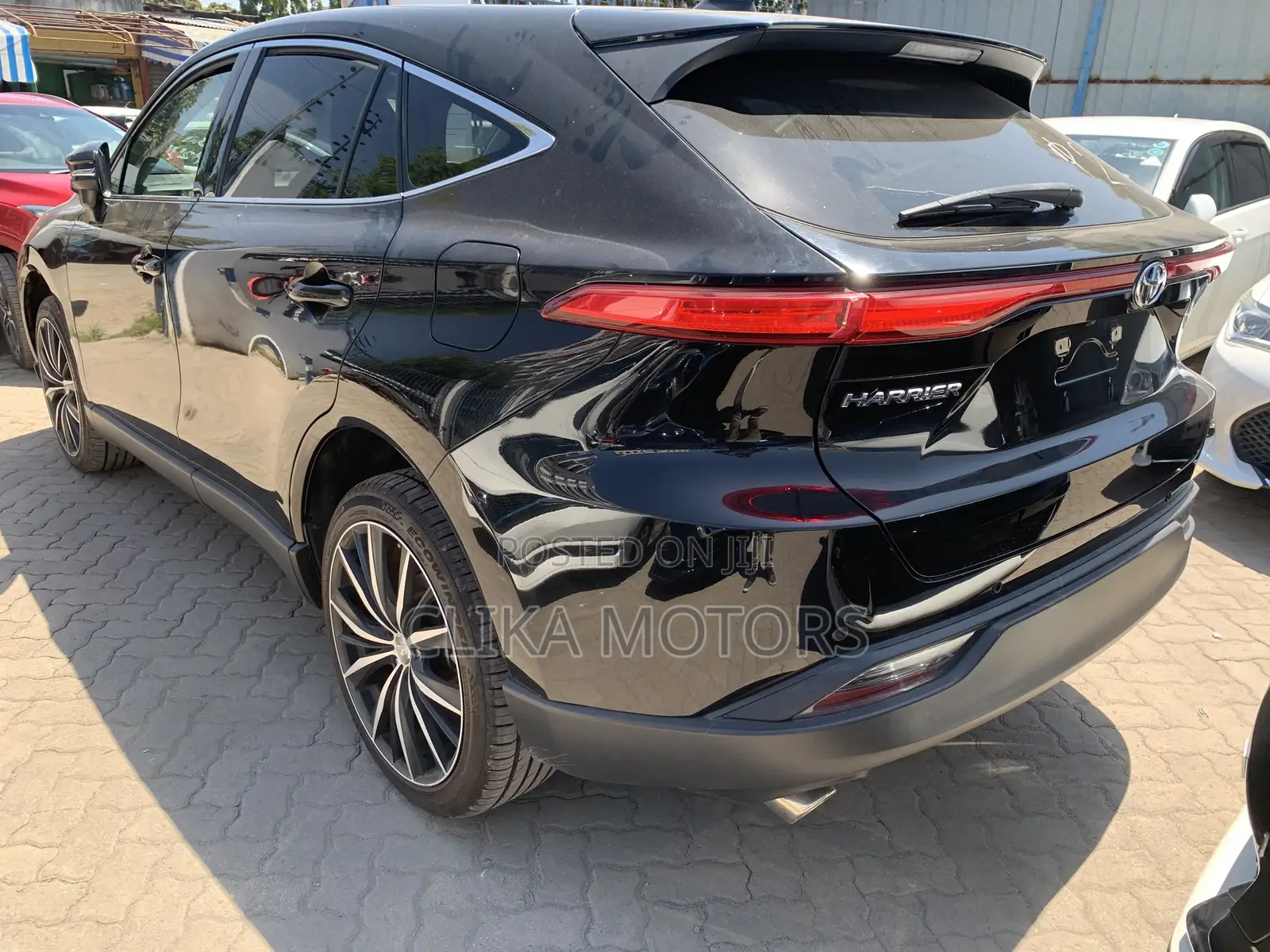 Toyota Harrier 2.0 4WD 2020 Black