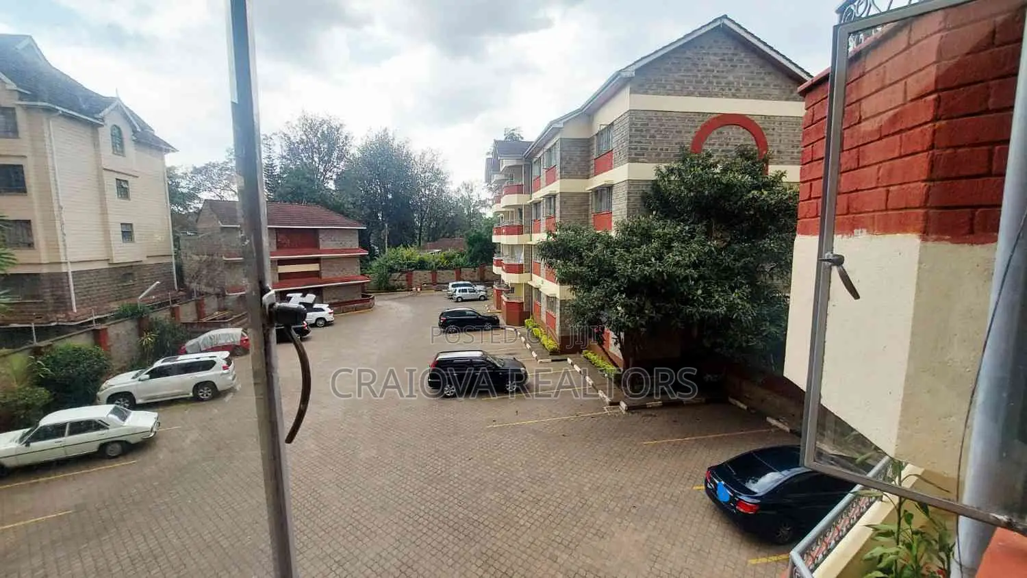 3bdrm Apartment in State House Area for sale