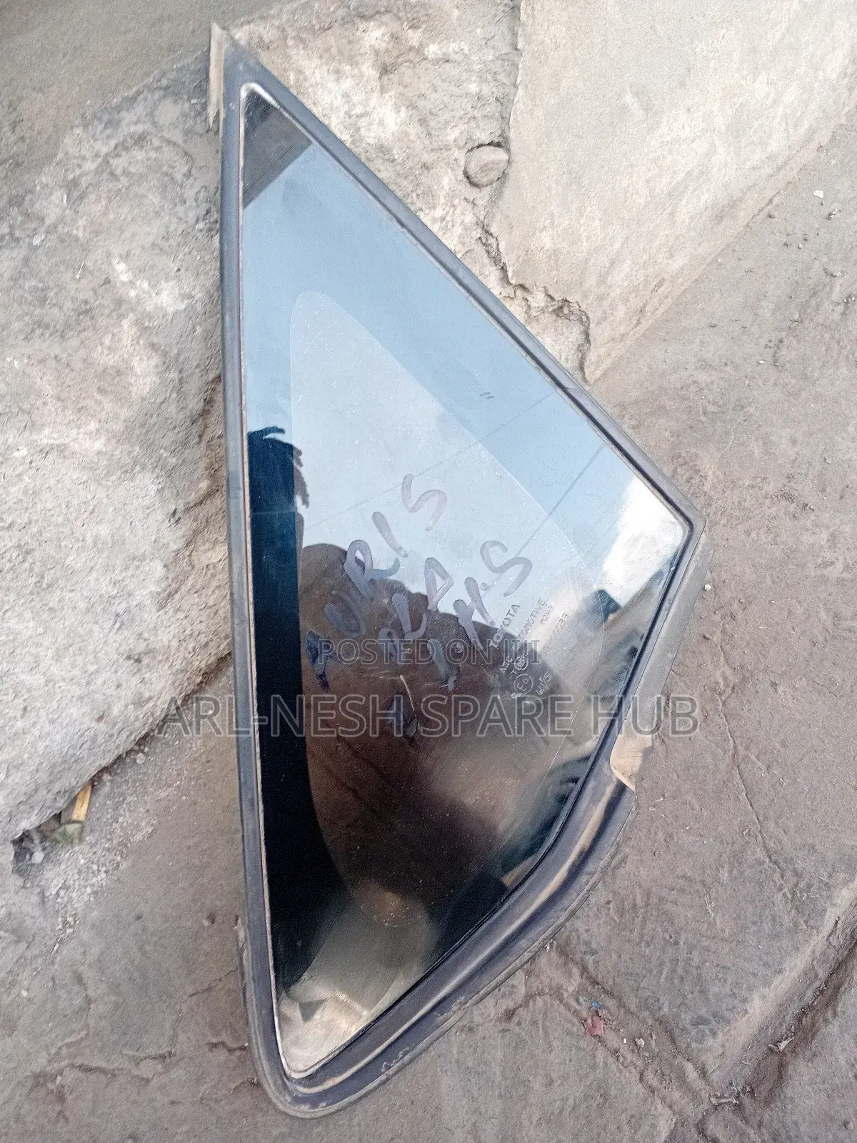 Toyota Auris Front Quater Glass