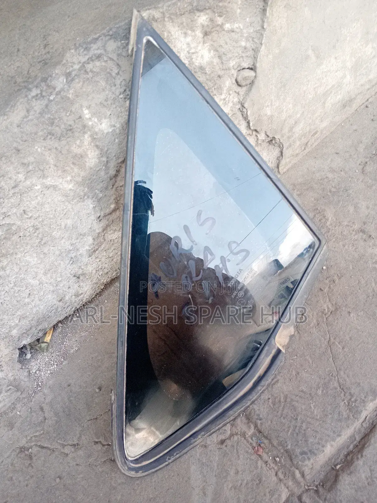 Toyota Auris Front Quater Glass