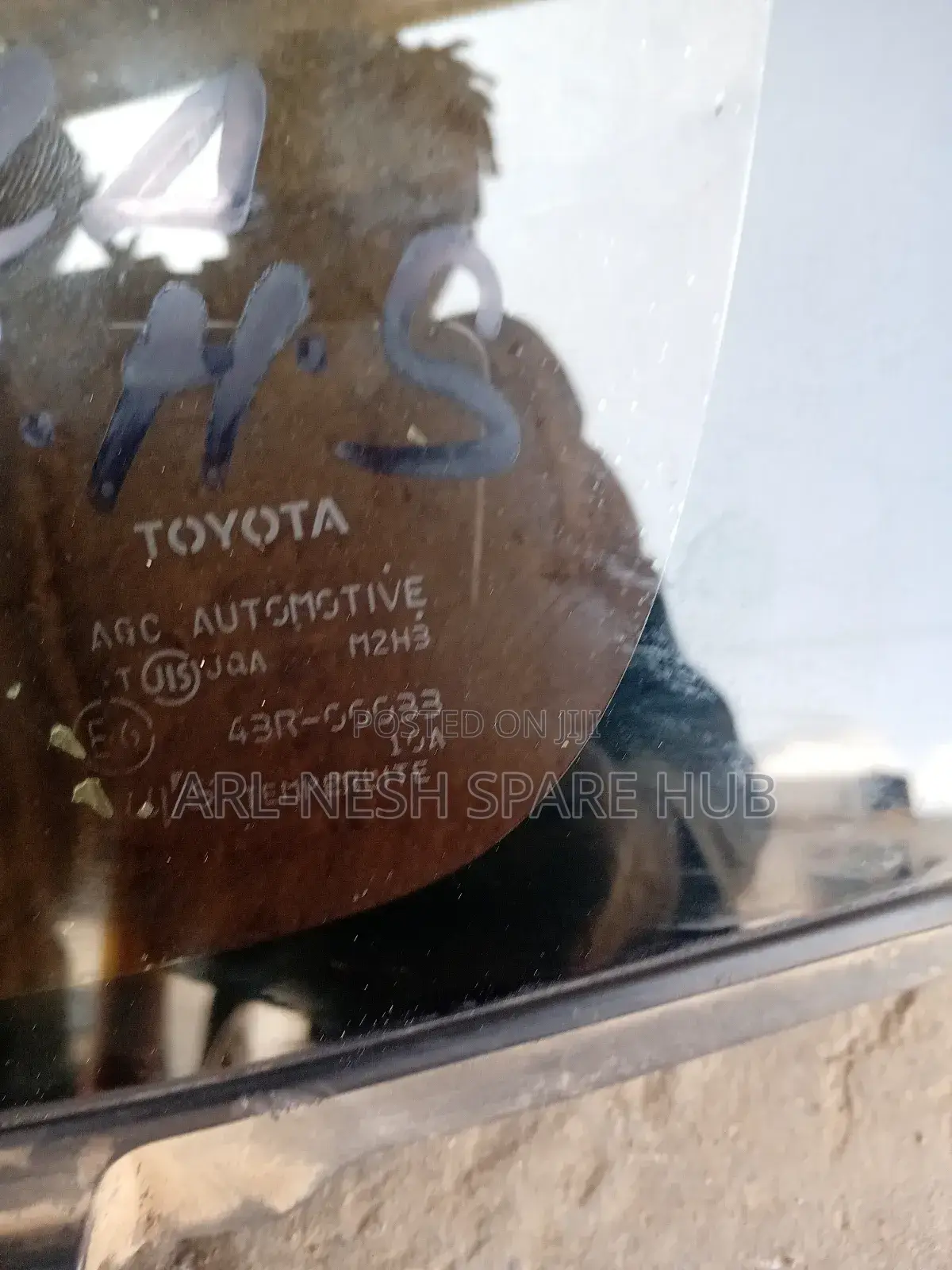 Toyota Auris Front Quater Glass