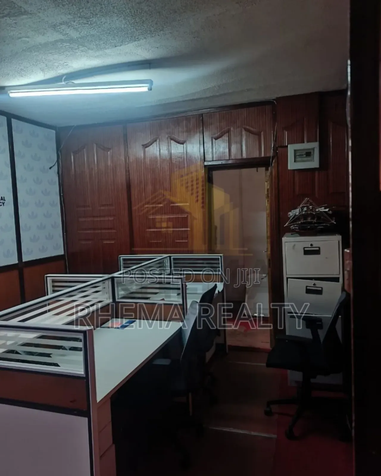 Huge Office To Let
