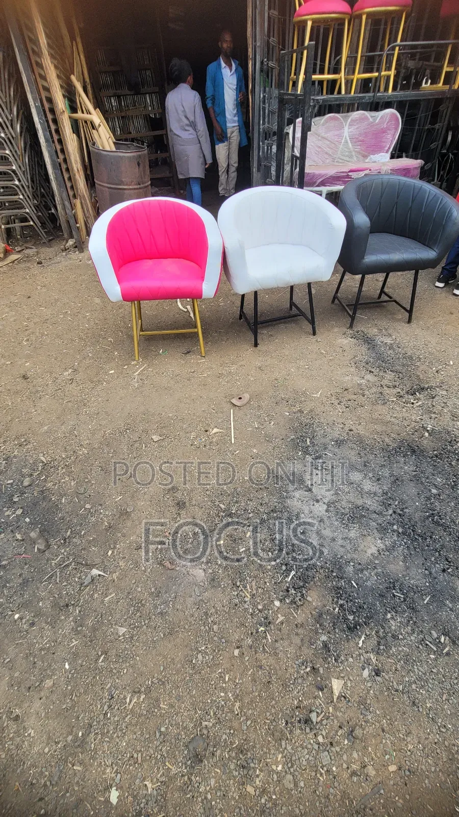Salon Styling Seat. Comfortable Durable Black,White,Pink