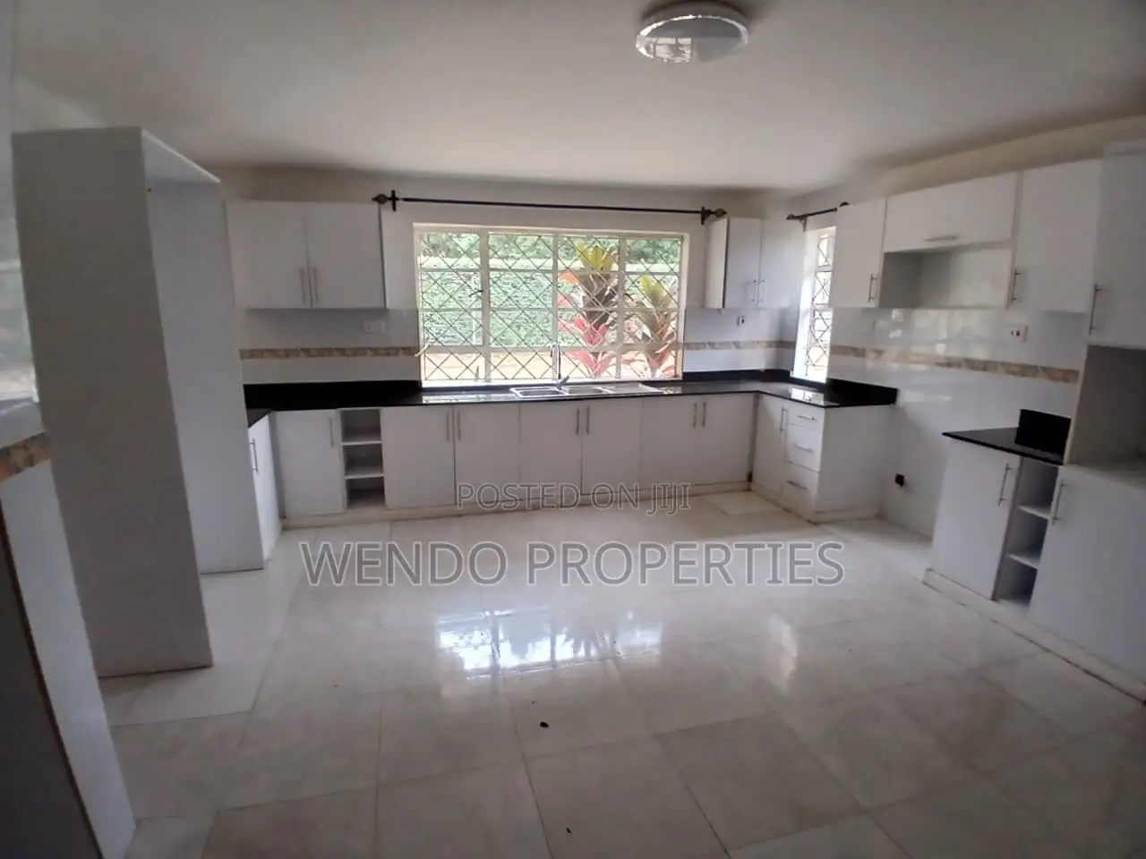 5 Bedroom Commercial House