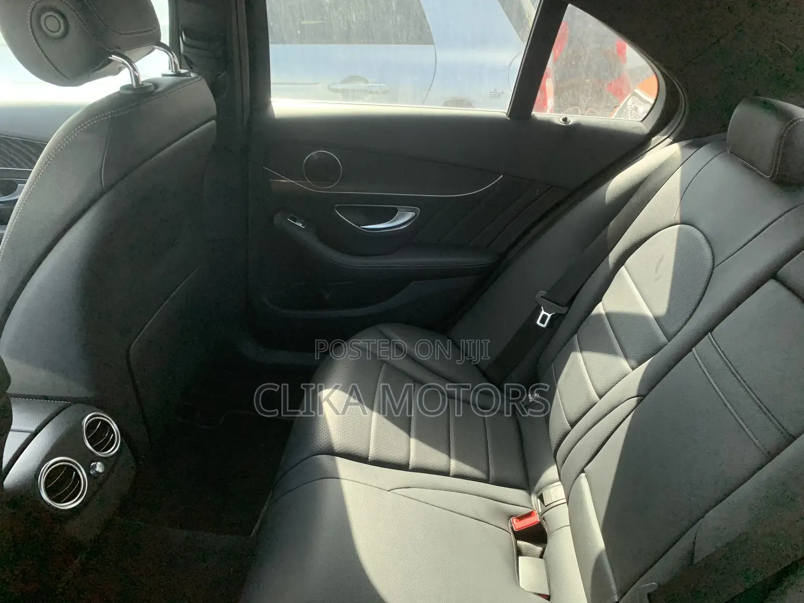 Mercedes-Benz C220 Base 2018 Blue