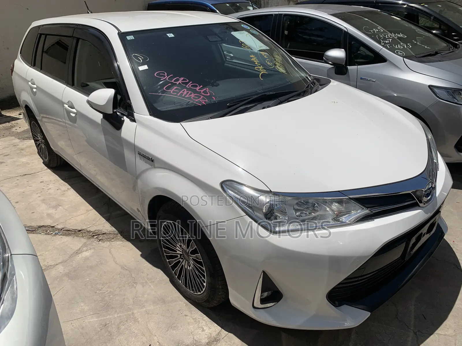 Toyota Corolla Fielder 1.5 Hybrid FWD 2018 Pearl
