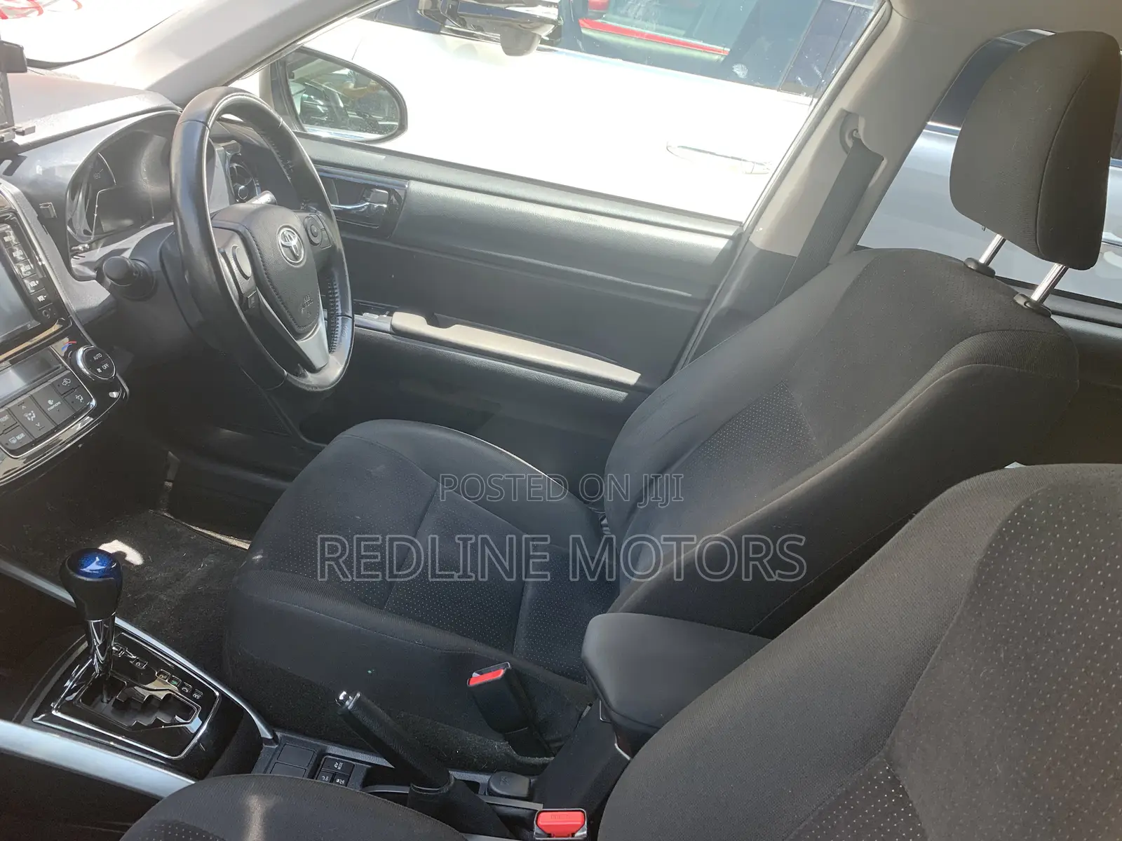 Toyota Corolla Fielder 1.5 Hybrid FWD 2018 Pearl