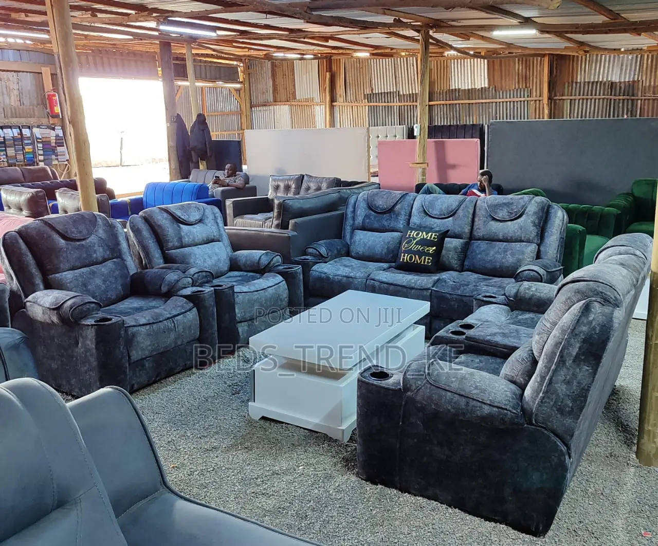 Welcoming Cozy 7 Seater Semi Recliner 3,2,1,1