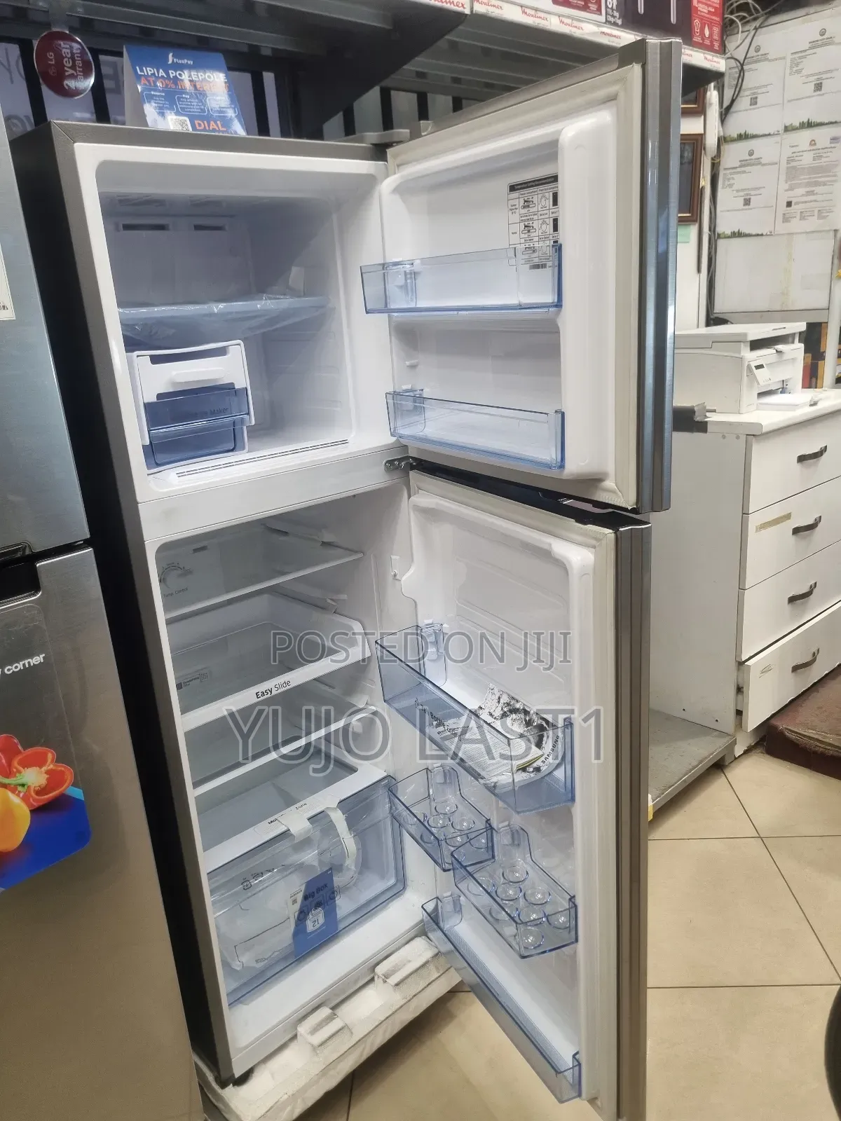 Samsung 233ltrs Top Freezer Refrigerator Rt28k3082s8/Ut