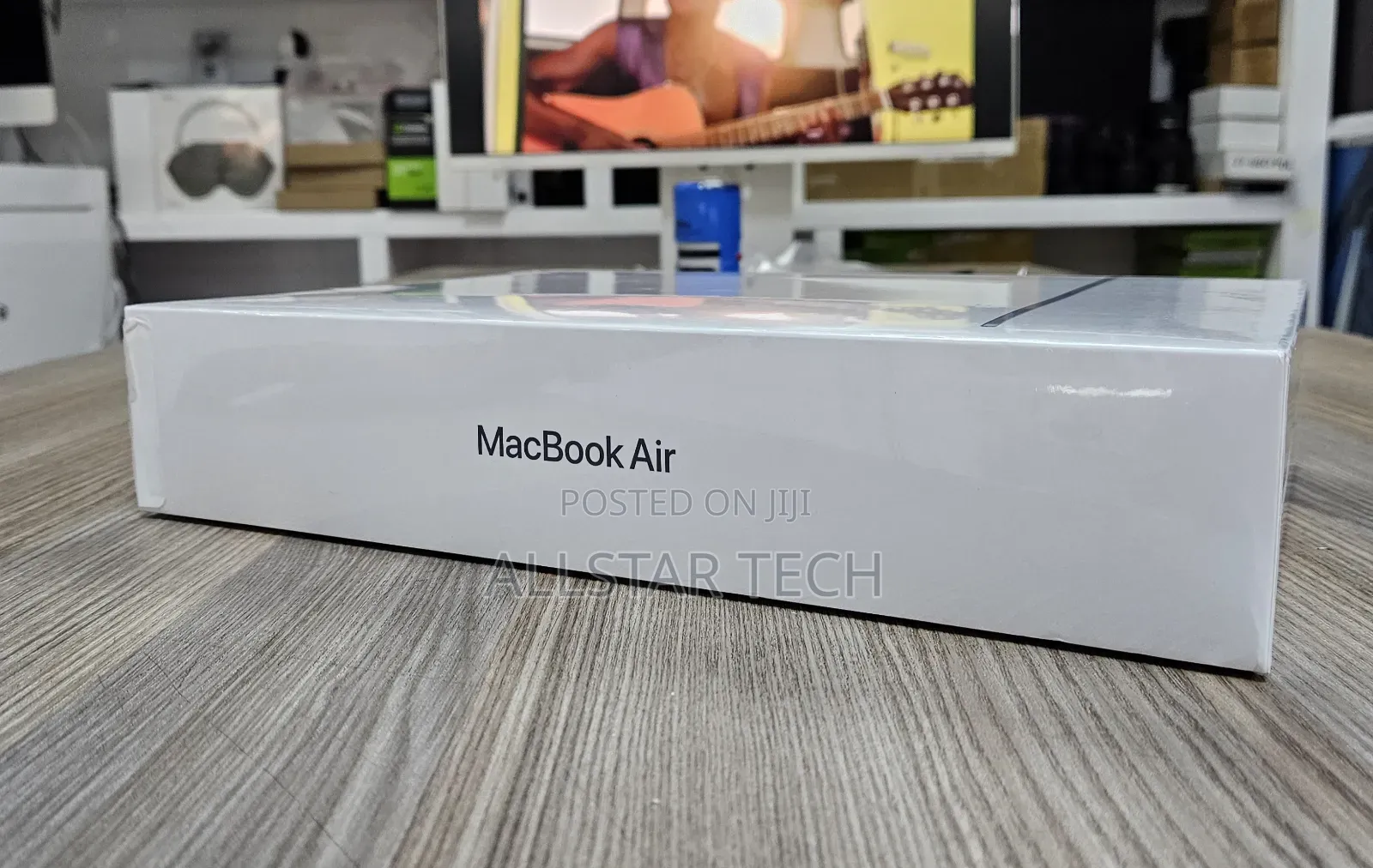 New Laptop Apple MacBook Air 2022 M2 8GB Apple M2 SSD 256GB
