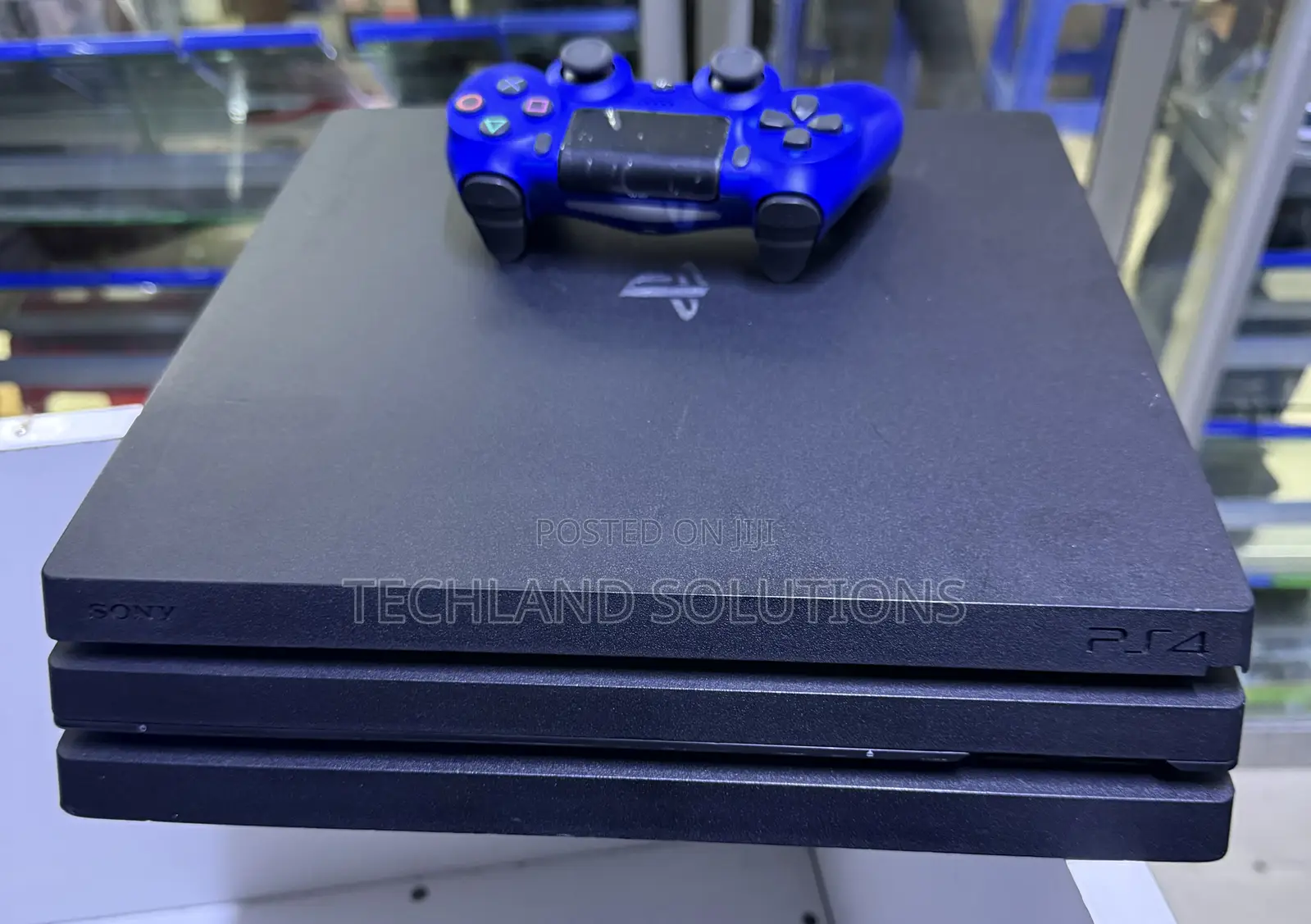 Previously Used Chipped Ps 4 Pro (19 Games)