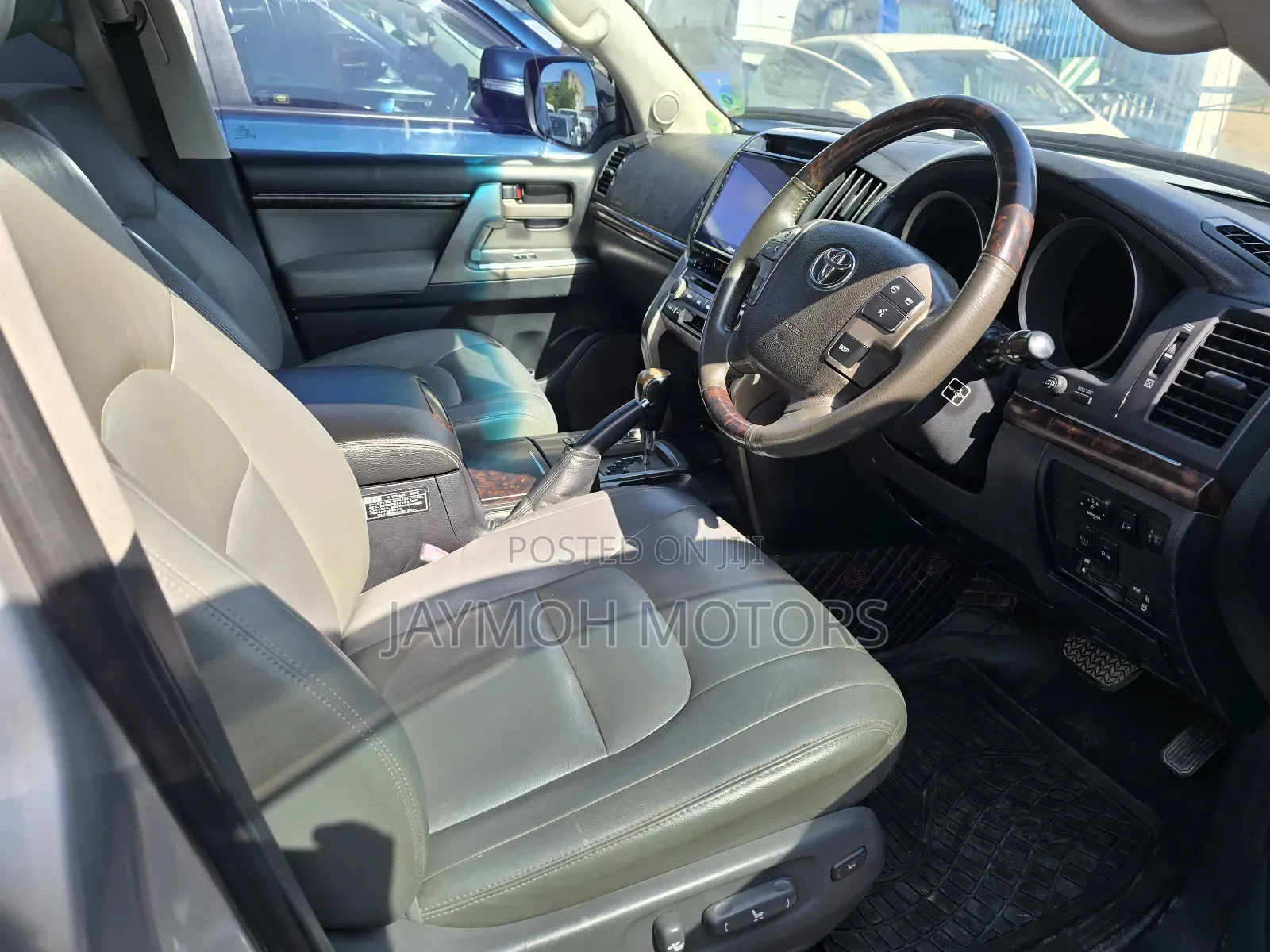 Toyota Land Cruiser 2013 Silver