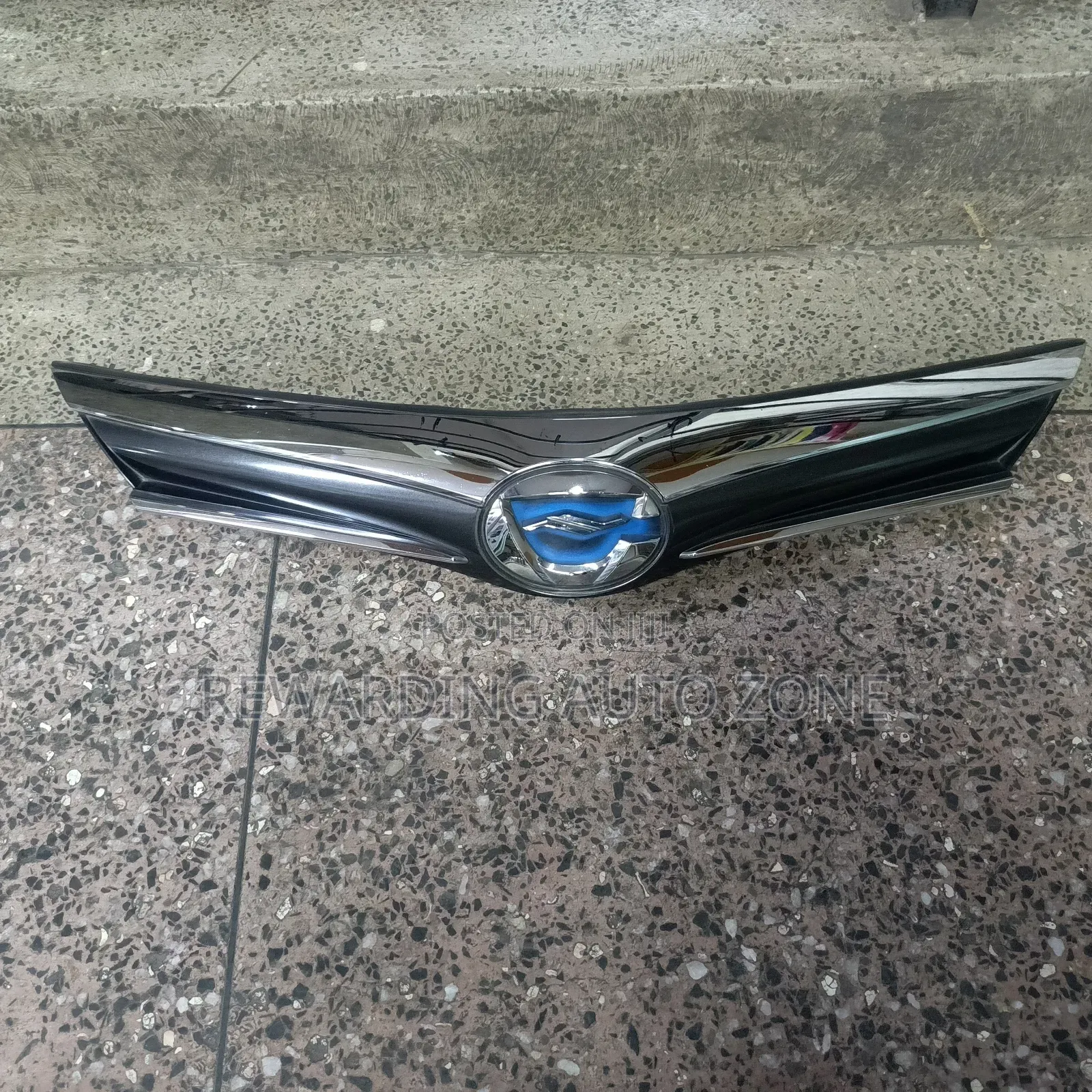 Fielder 165 Hybrid 2017 Grille