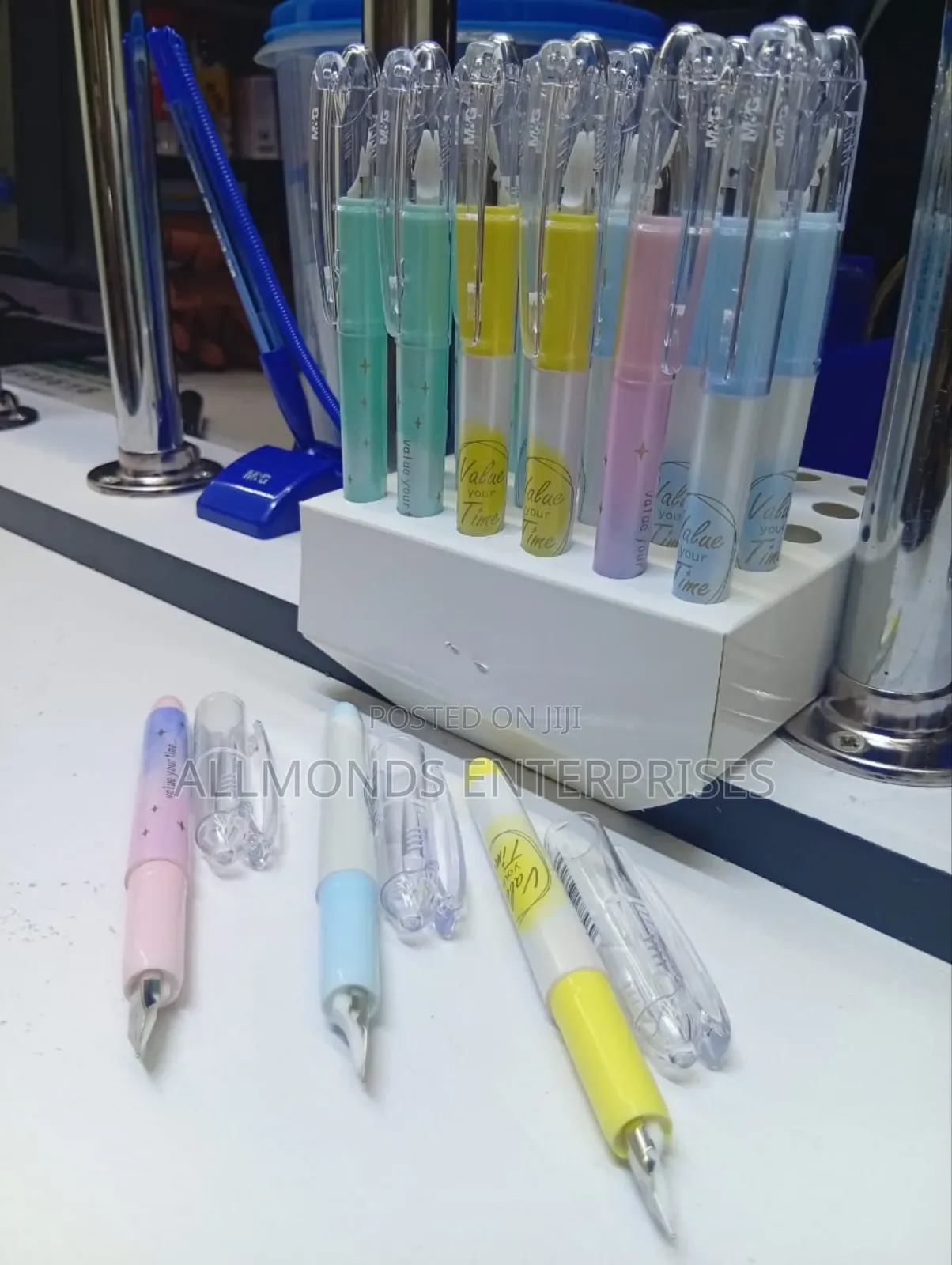 A Piece of M G Fountain Pen ( Uses Cartridge)