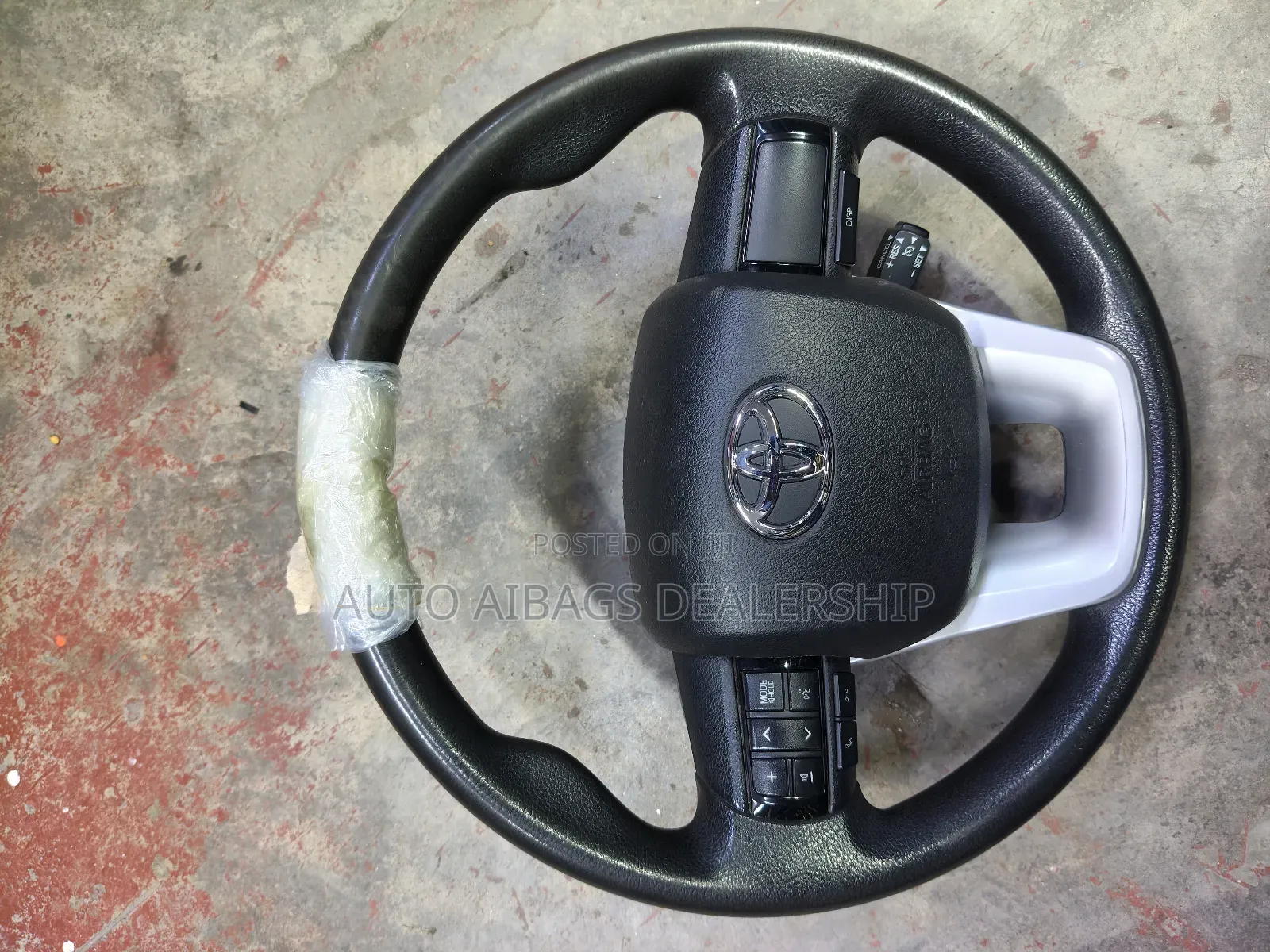 Stearing Wheel Hilux Revo .