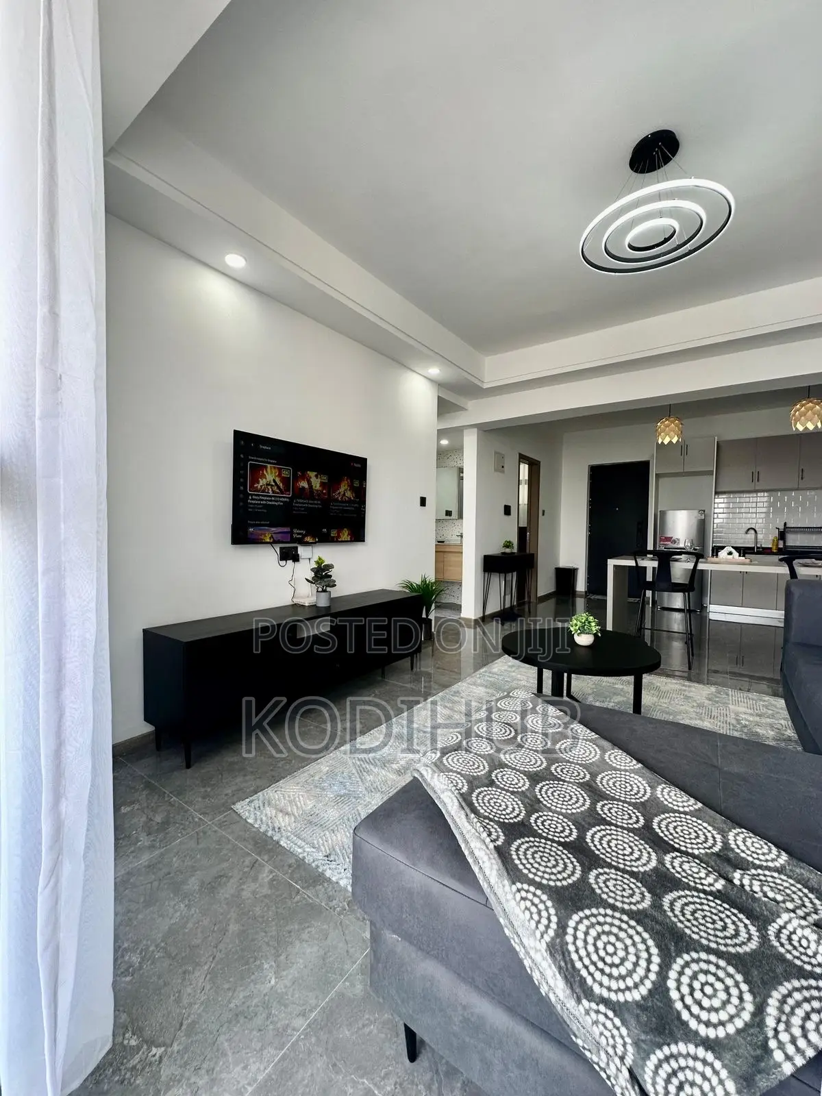 1 Bedroom Airbnb With an Sq