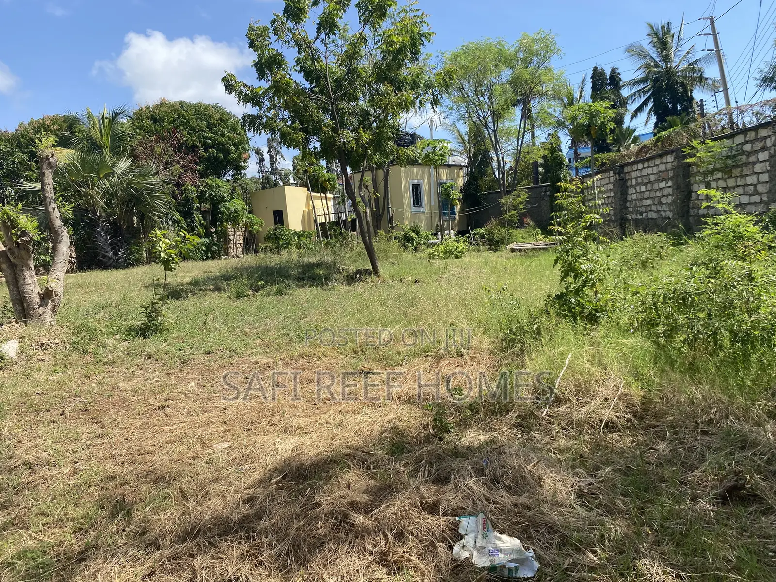 1/2 Acre Prime Plot for Sale Links Road Good for High Rise