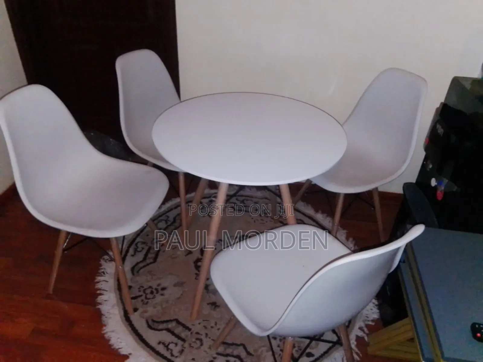 Stylish White Round Table With 4 Matching Chairs