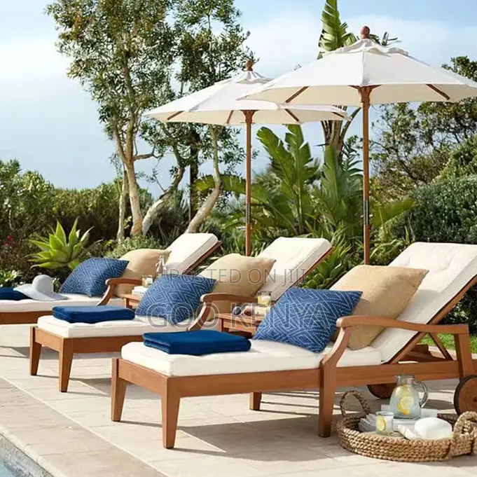 Outdoor Lounge Chair; Lightweight Poolside Sun Lounger
