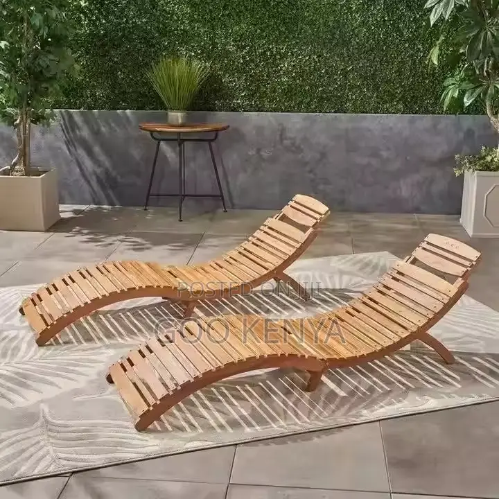 Outdoor Lounge Chair; Lightweight Poolside Sun Lounger