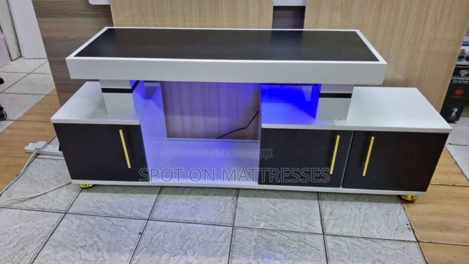 Modern Tv Stand With Led Lights + Free Home Delivery.