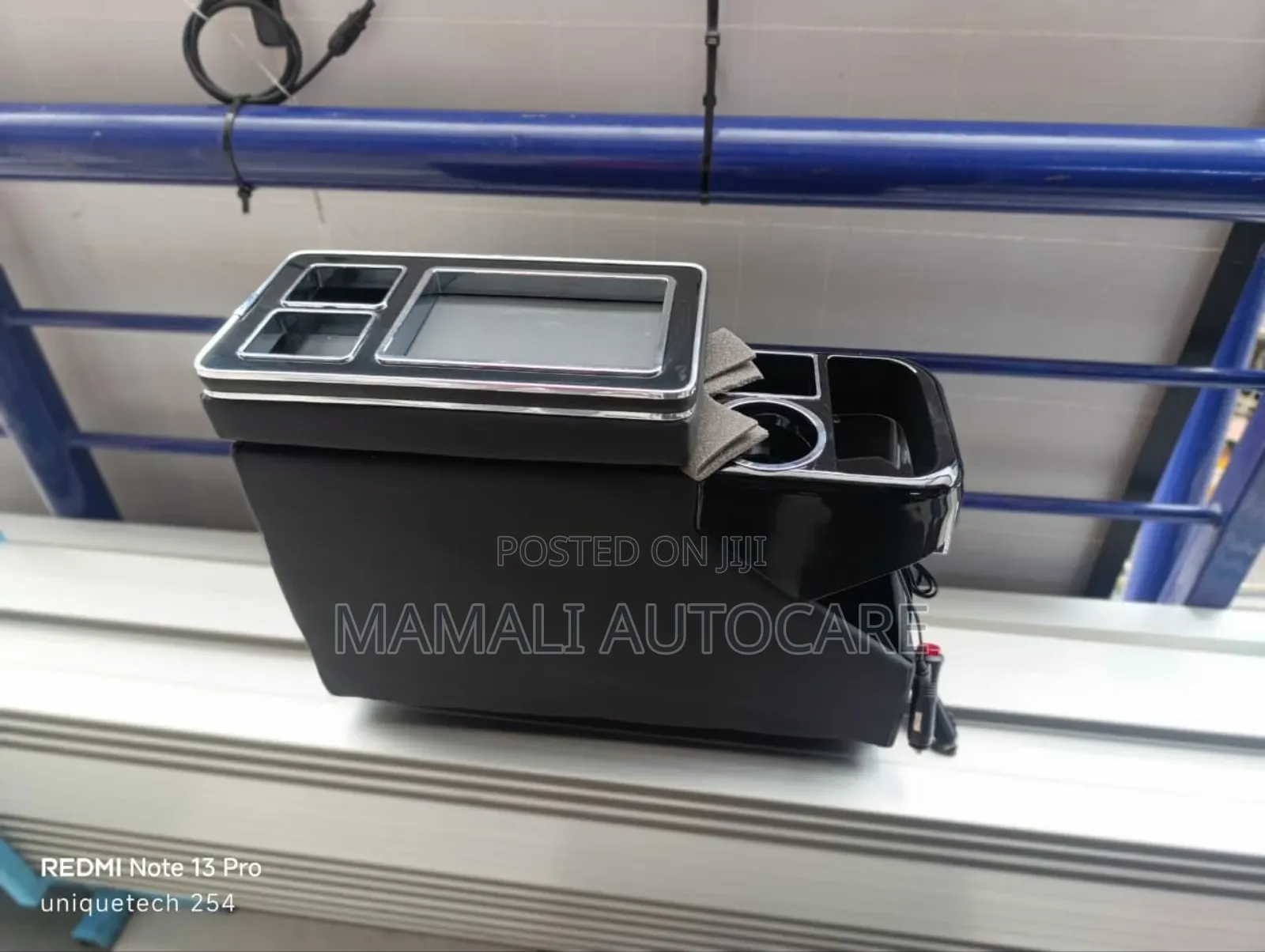 Toyota Voxy/Noah Adjustable Armrest With Storage Box