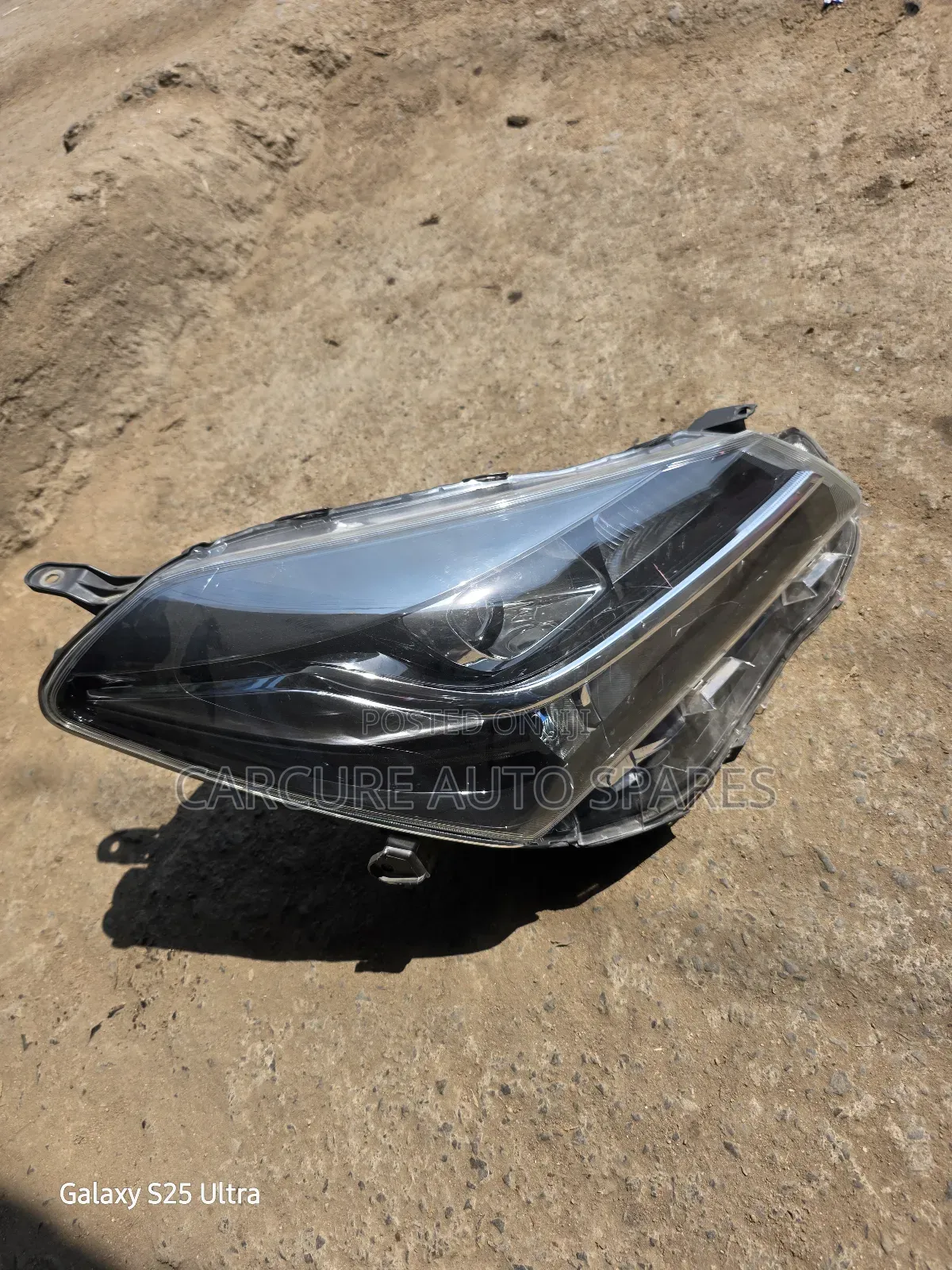 Vitz 2015 to 2020 Headlight Xenon, Part No. 52-270