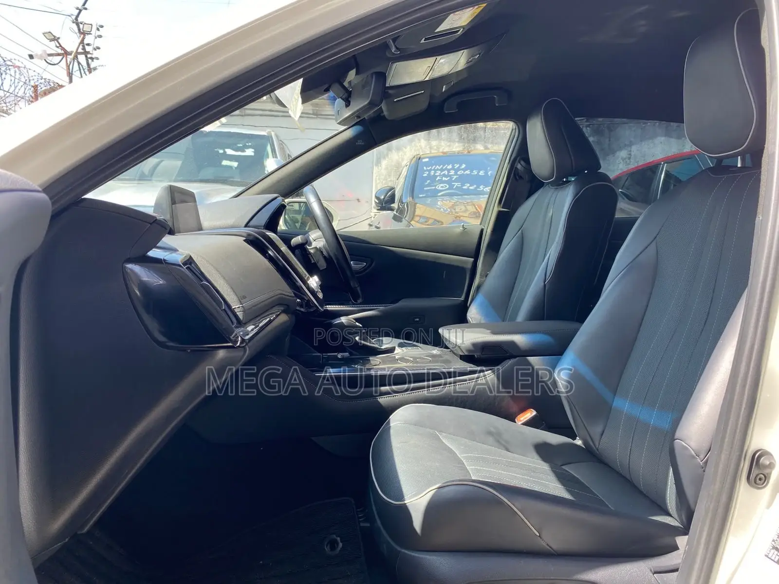 Toyota Crown 2018 White