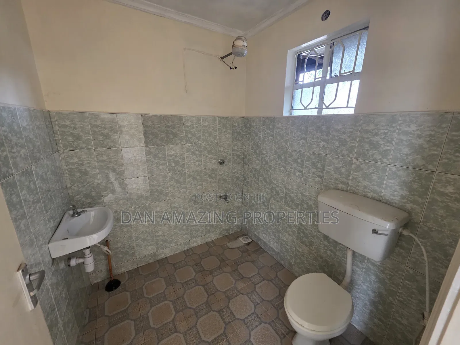 3bdrm Bungalow in Seketo Plus Dsq, Oluulua for sale