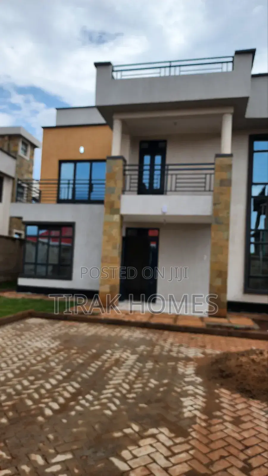 4bdrm Mansion in Batian Massionattes, Kenyatta Road / Theta for sale