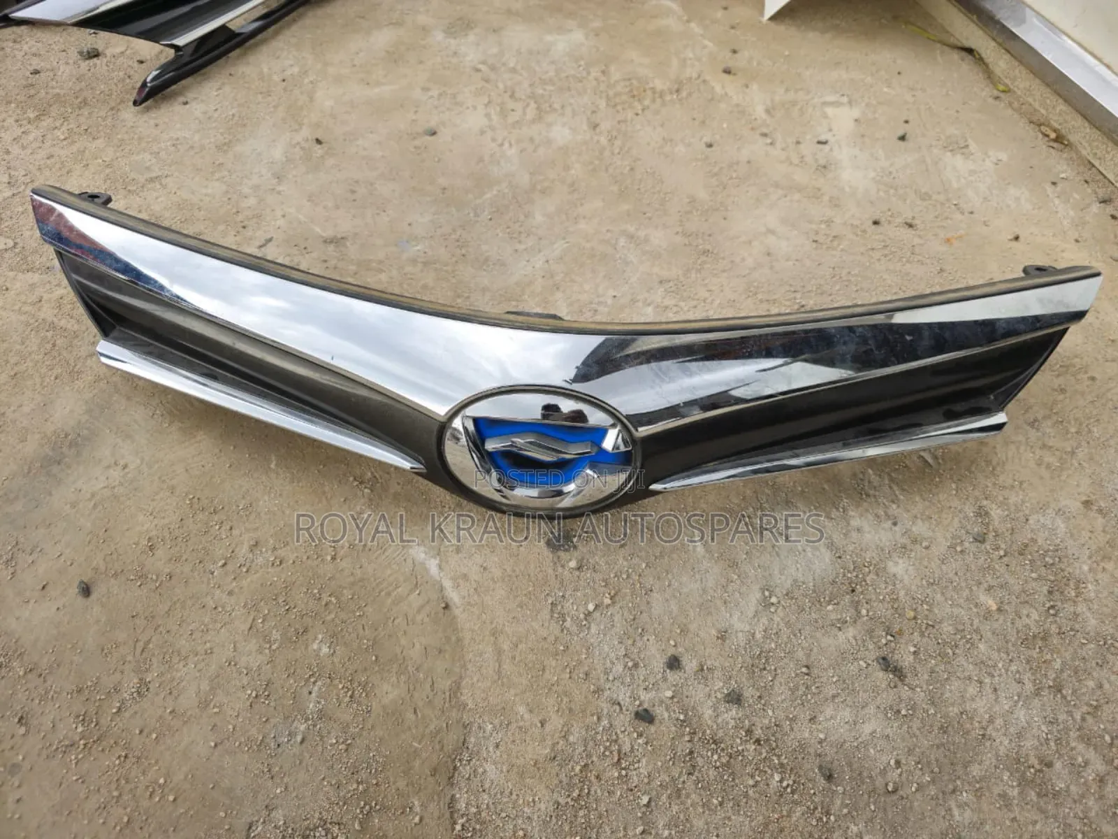 Axio/ Fielder 165 Hybrid Grille