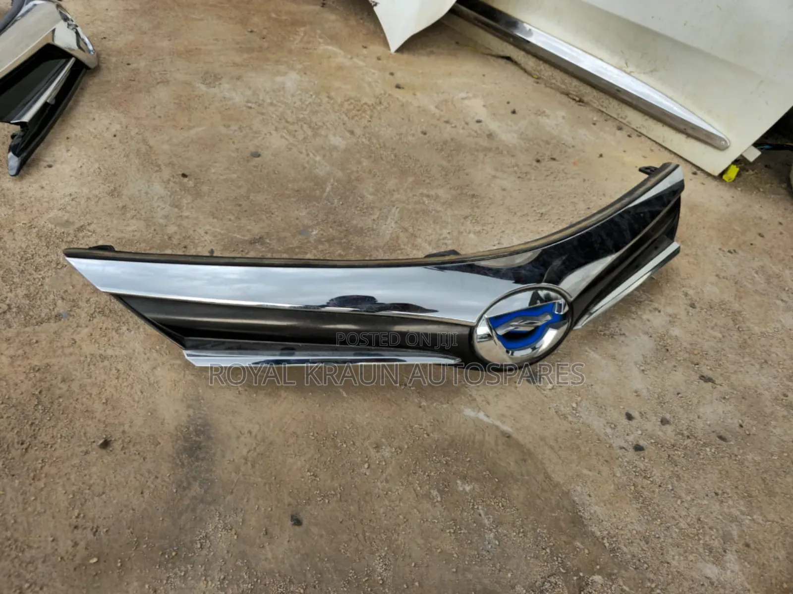 Axio/ Fielder 165 Hybrid Grille