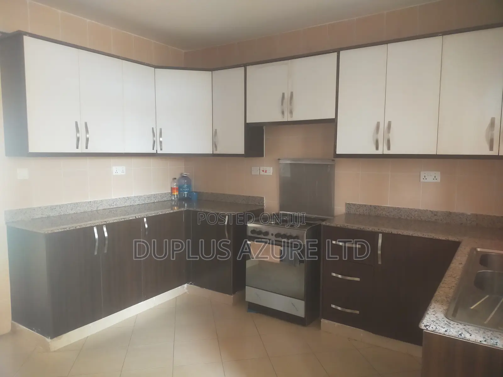 3bdrm Apartment in Hotel 67 Area for sale