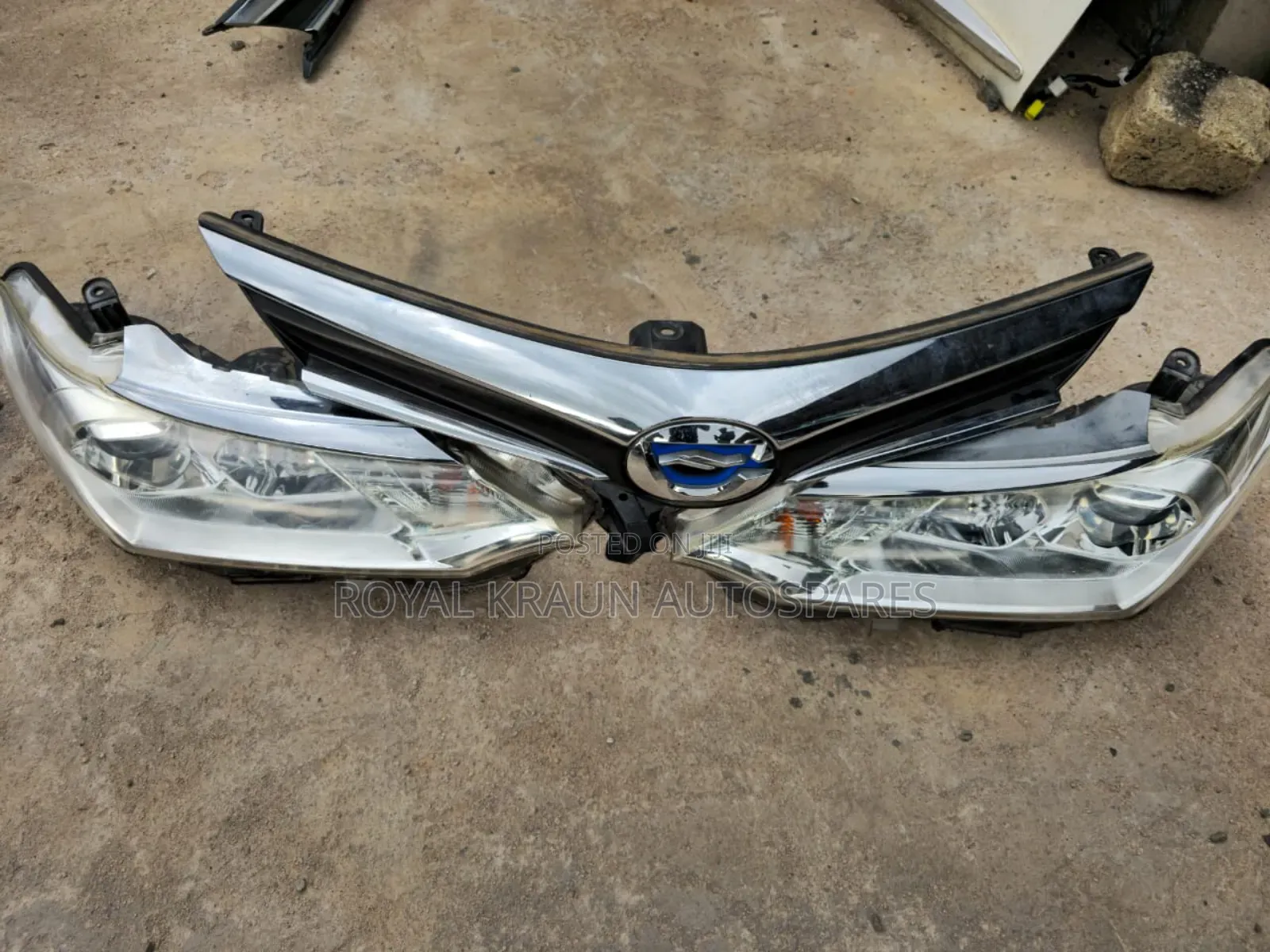 Axio/ Fielder 165 Headlights Non Xenon