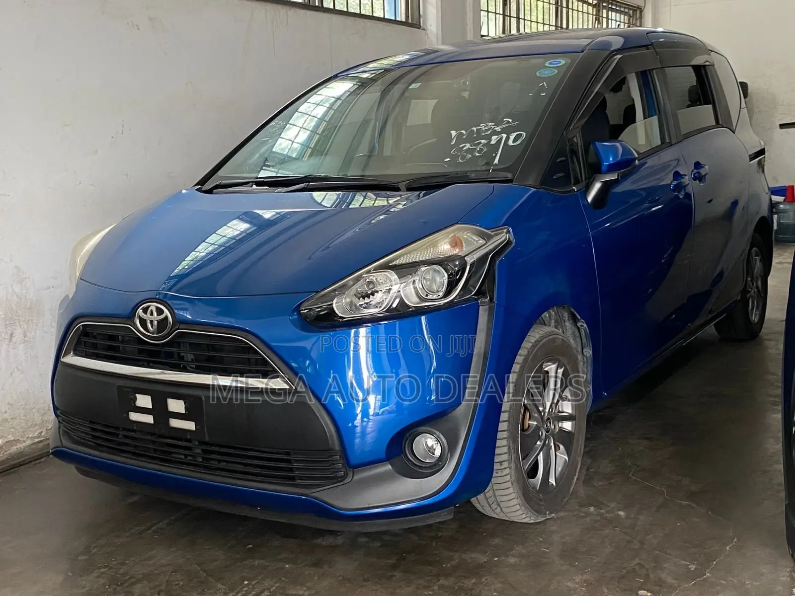 Toyota Sienta 2018 Blue