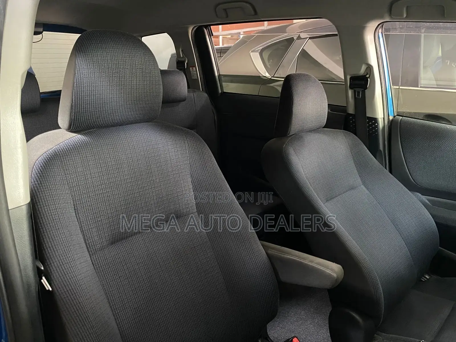 Toyota Sienta 2018 Blue