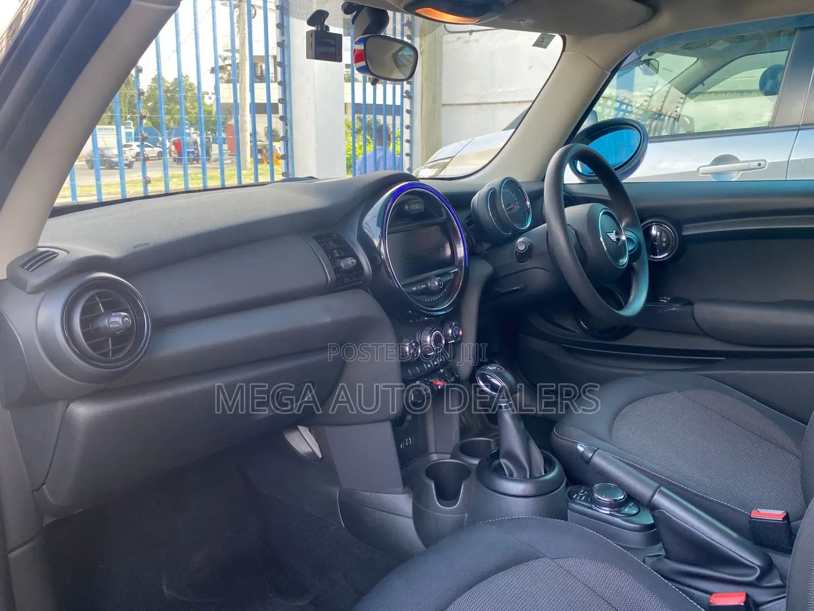 Mini Cooper 2018 Blue