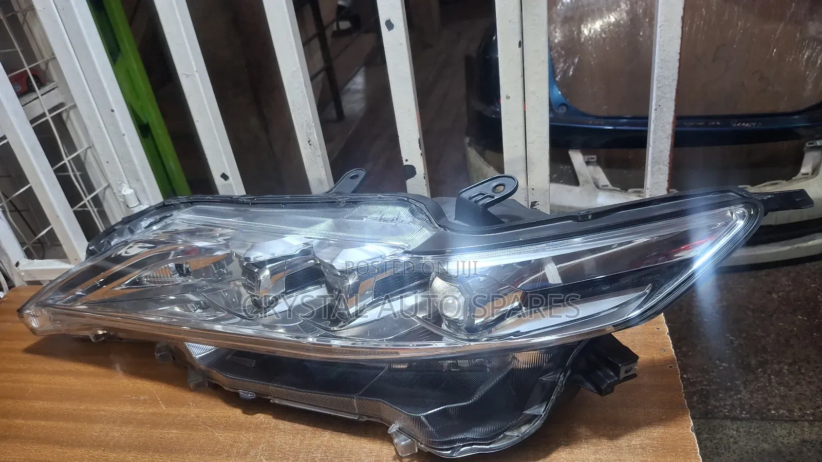 Harrier 192 LHS Headlight