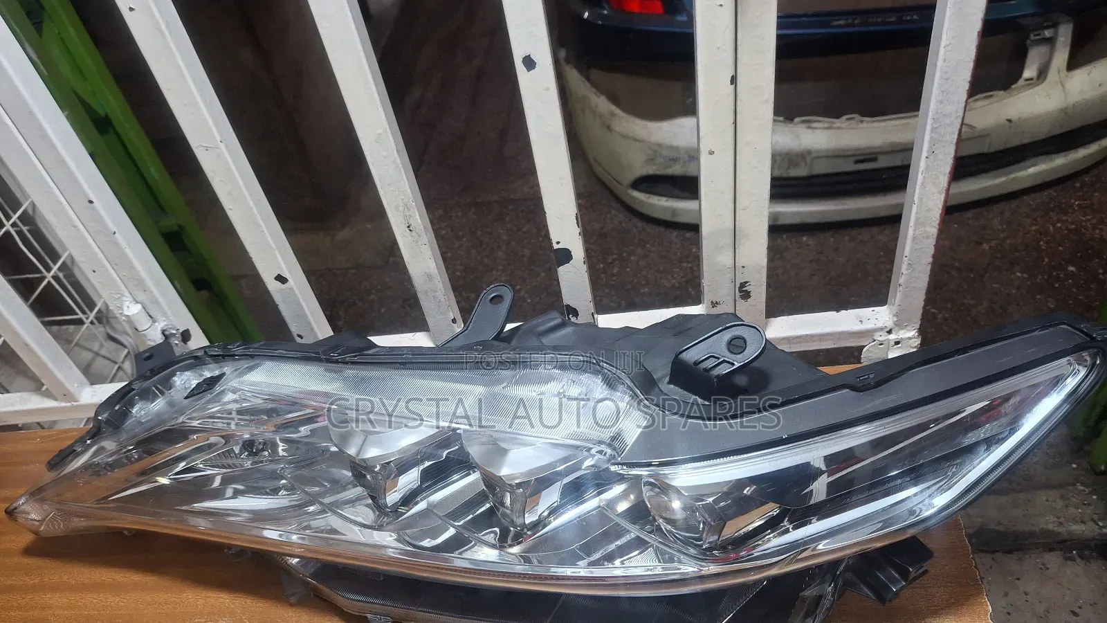Harrier 192 LHS Headlight