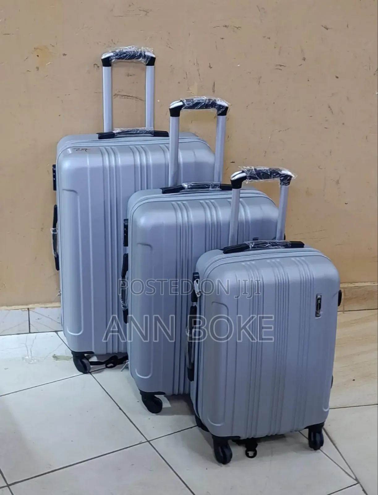 3 in 1 Luxurious Fibre Suitcase*