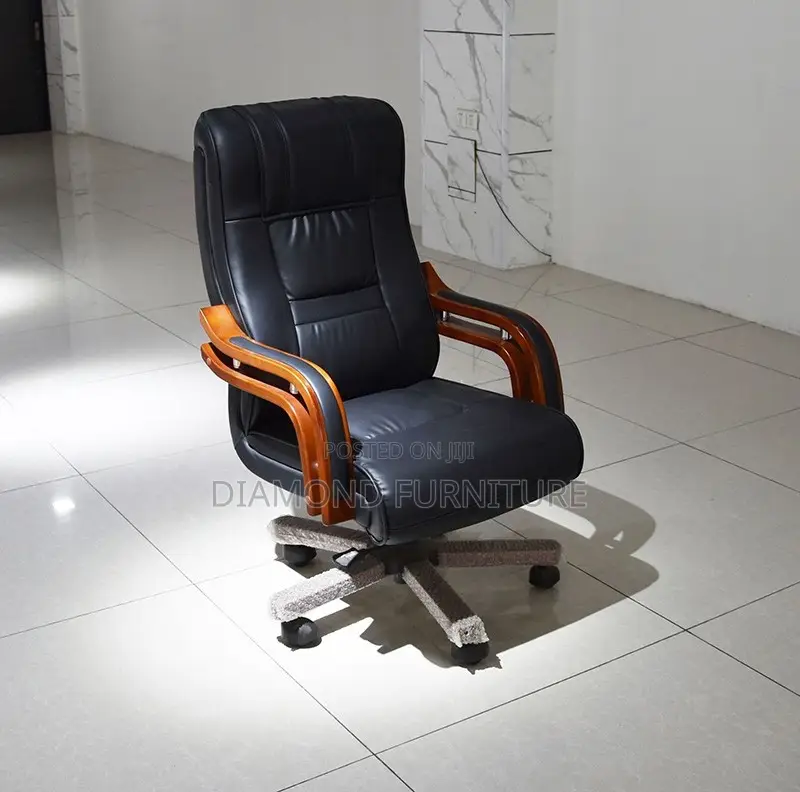 Office Furniture; {Executive Director’S Premium Leather Office Chair}